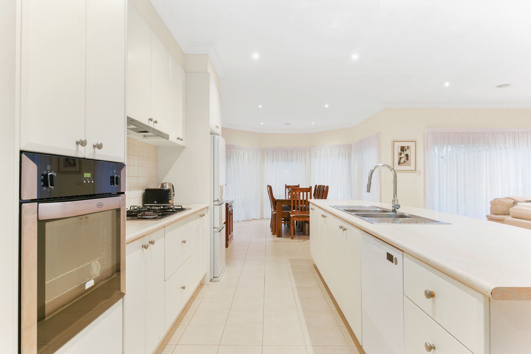 8 Palm Grove Boulevard Web 13