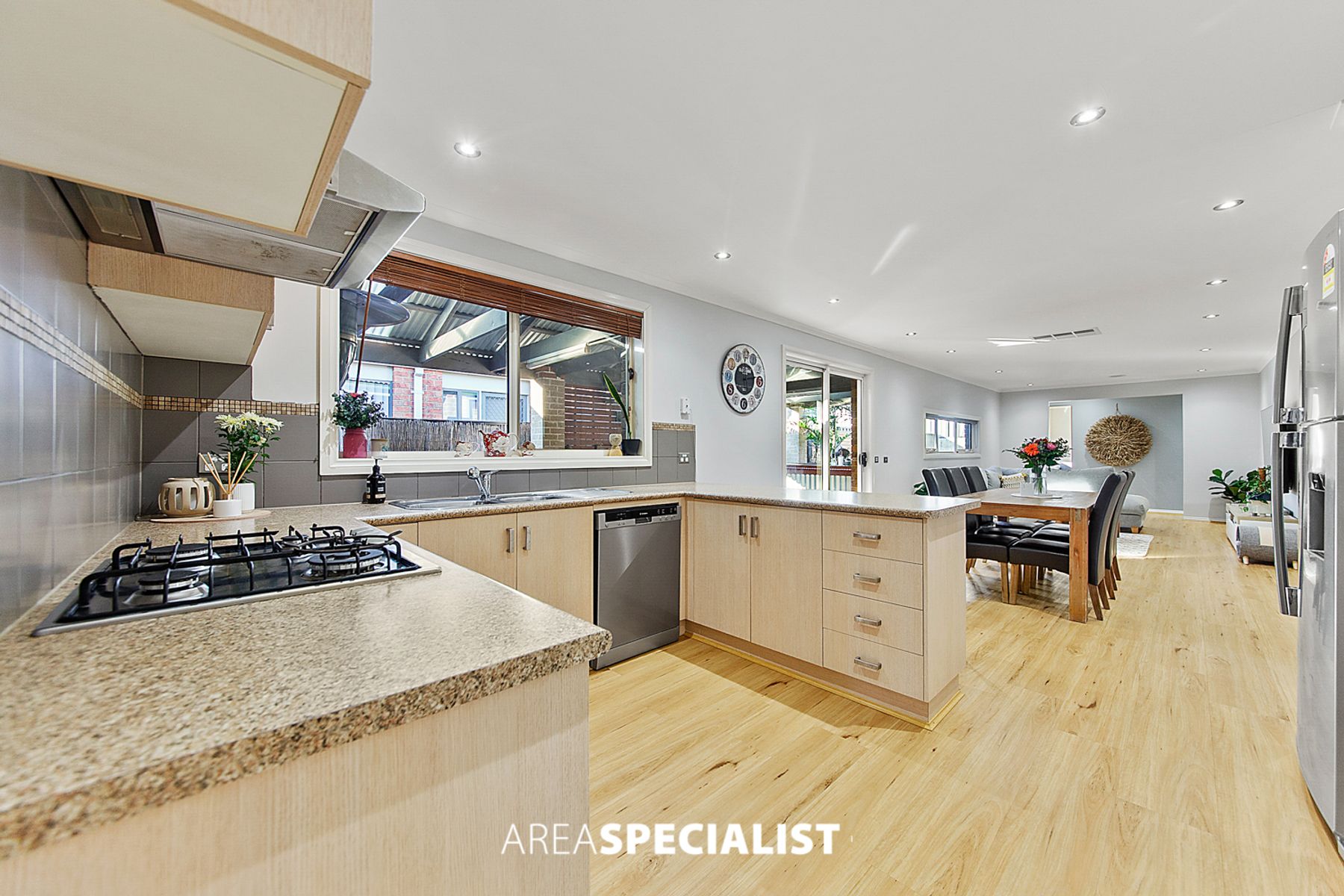 14 Huron Parkway, Pakenham, VIC 3810, Pakenham - Thumbnail 7