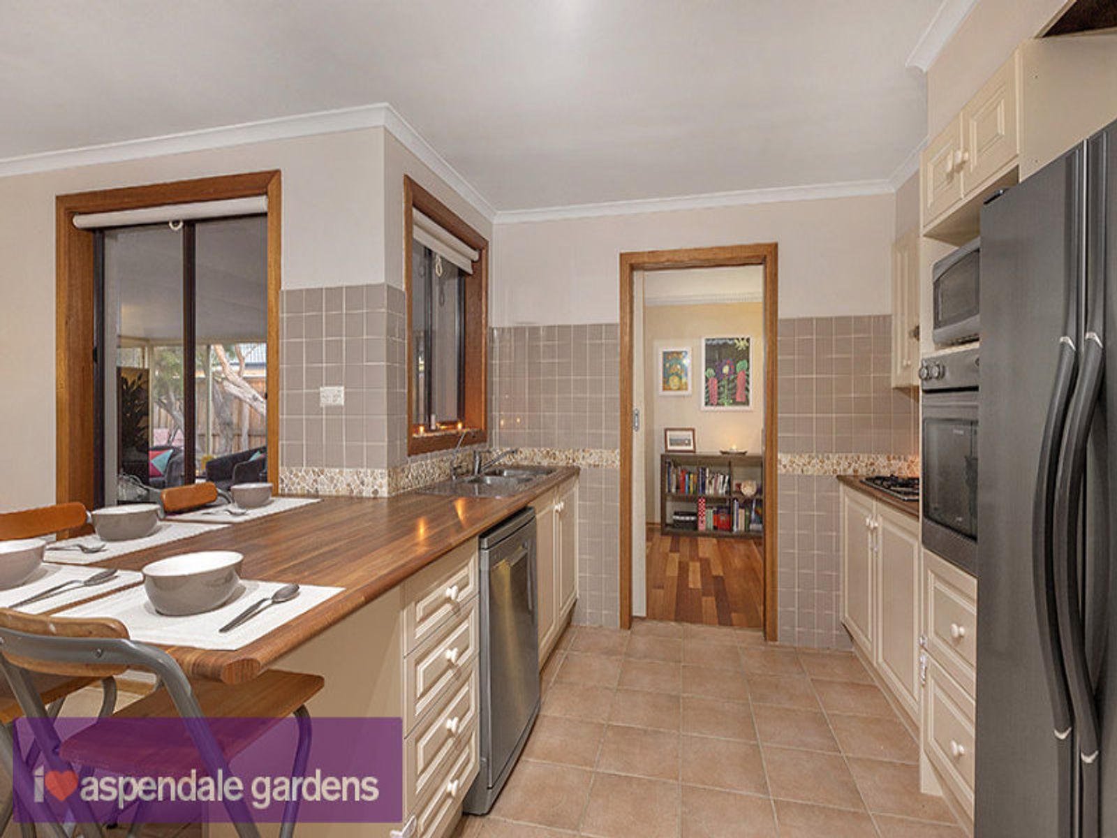 27 Kearney Drive, Aspendale Gardens, VIC 3195, Aspendale Gardens - Thumbnail 2