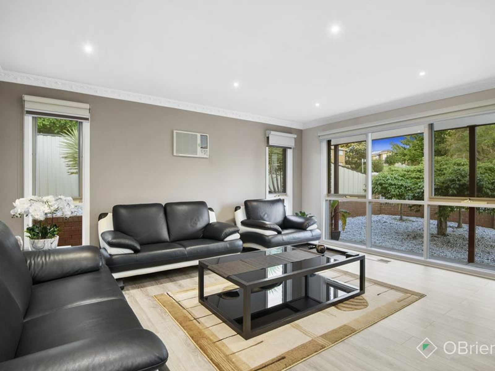 118 Gleneagles Drive, Endeavour Hills, VIC 3802, Endeavour Hills - Thumbnail 2