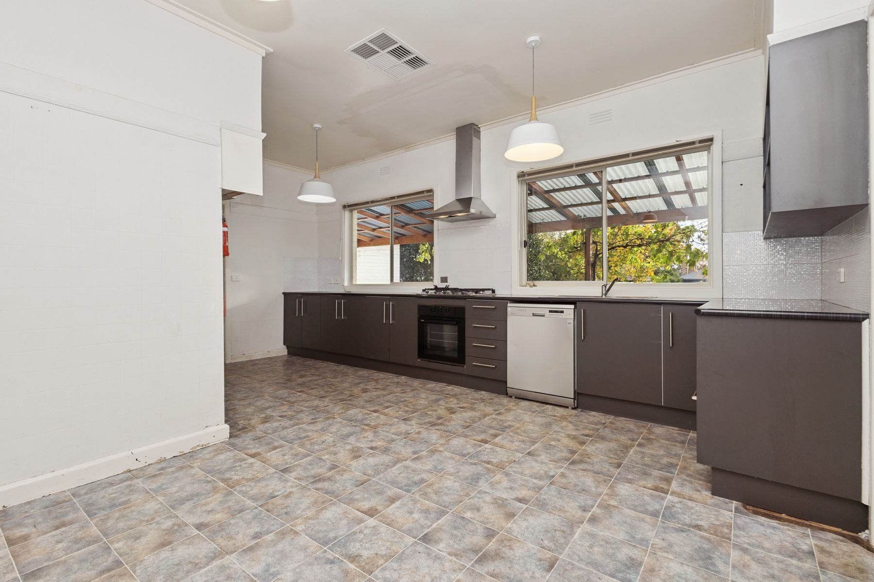 3 Ewing Avenue, Flora Hill, VIC 3550, Flora Hill - Thumbnail 5