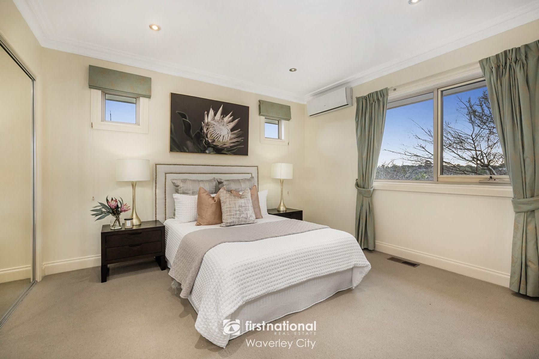 3.177 Blackburn Road, Mount Waverley - master bedroom