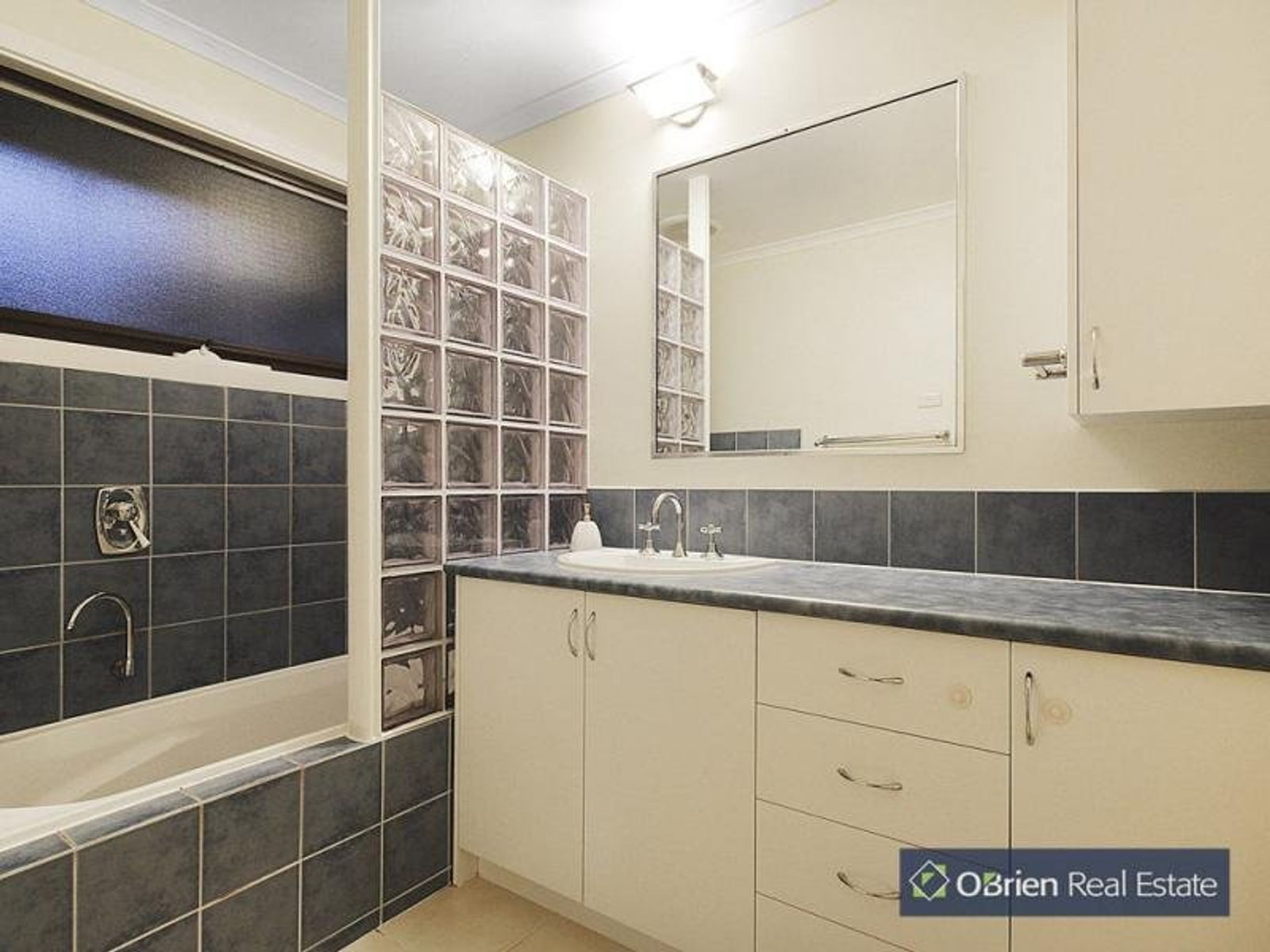 27 Monteith Crescent, Endeavour Hills, VIC 3802, Endeavour Hills - Thumbnail 5