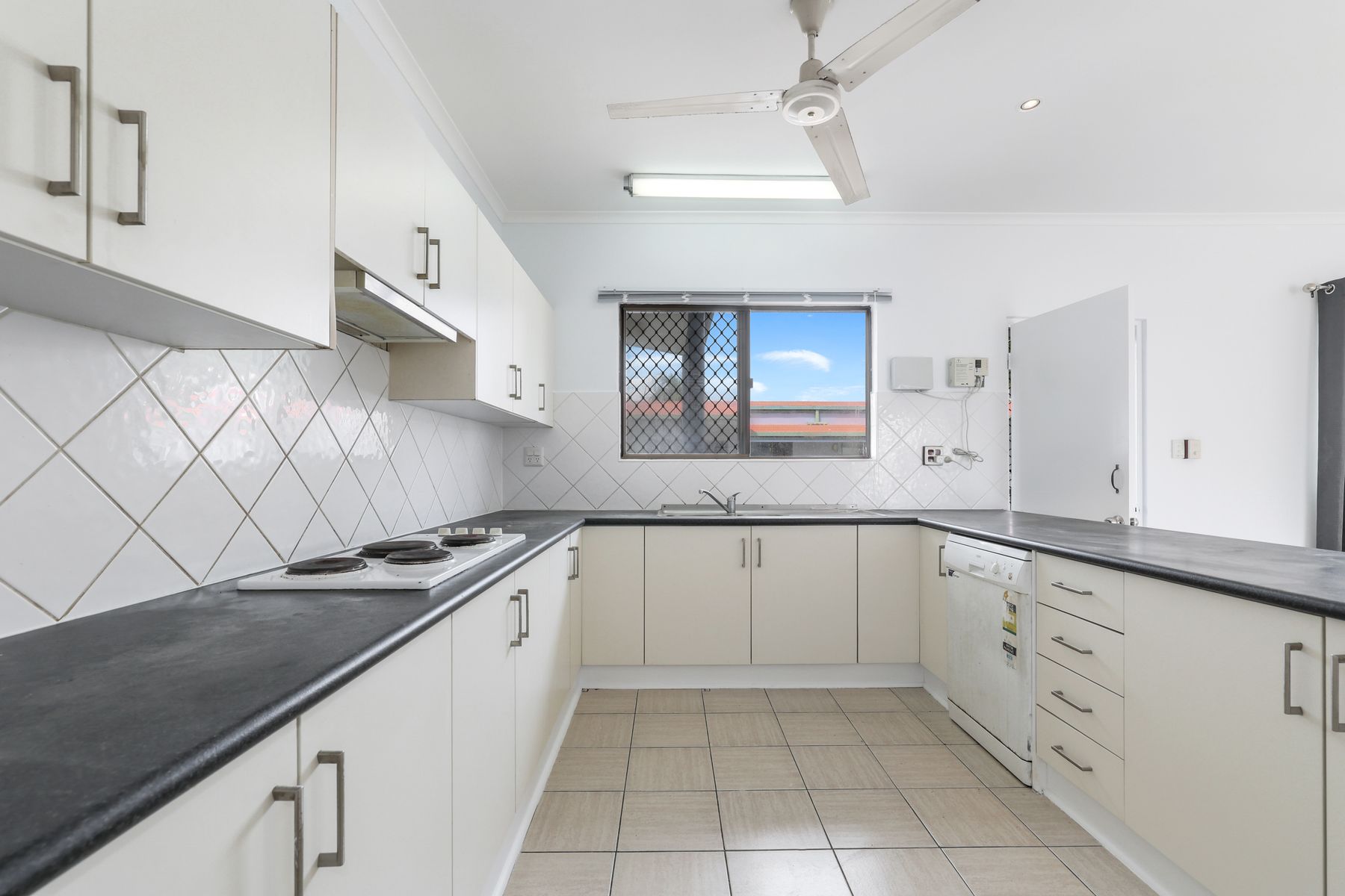7/15 Houston Street, Larrakeyah NT 0820, Larrakeyah - Thumbnail 2