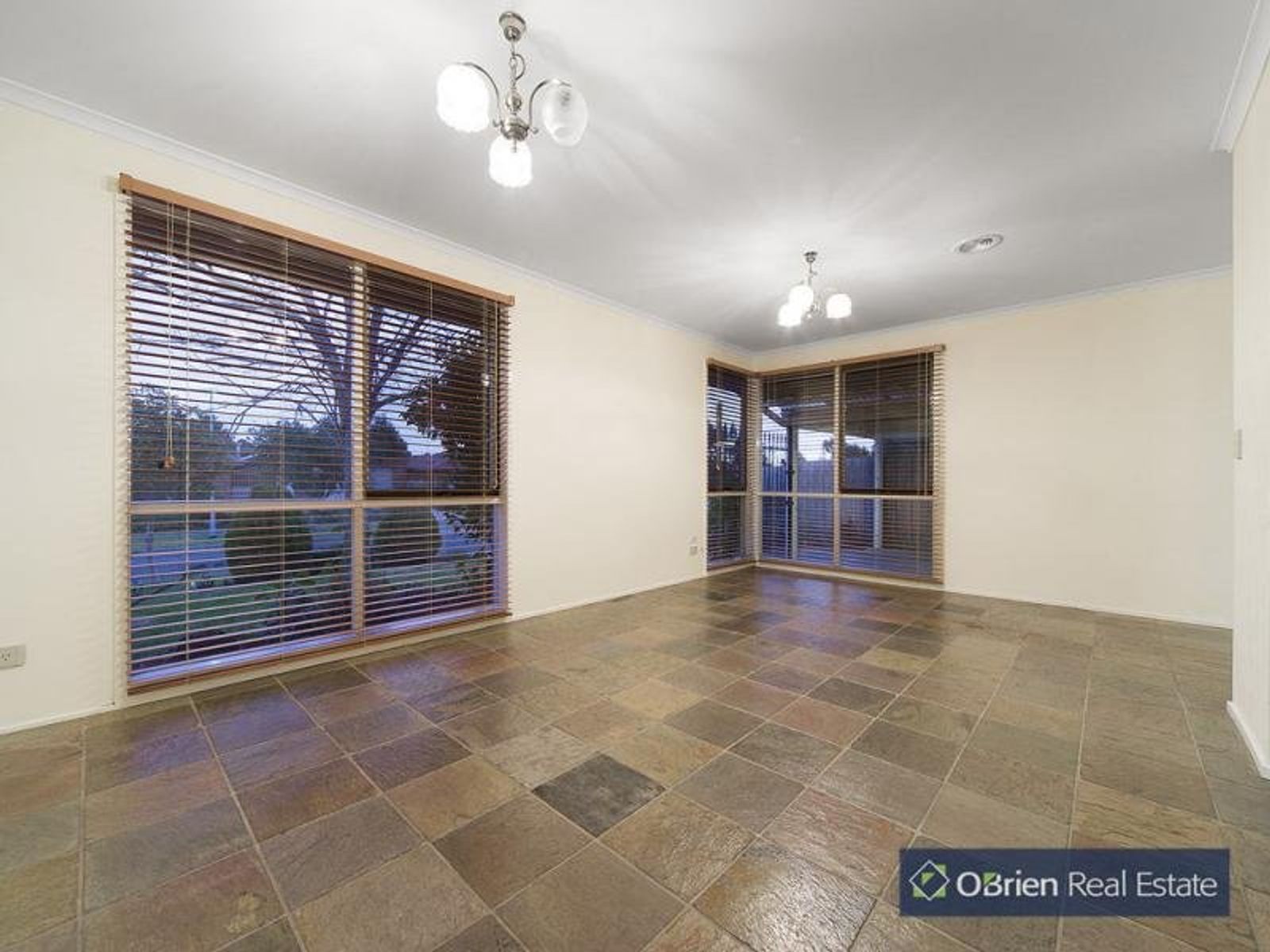 16 Eildon Road, Endeavour Hills, VIC 3802, Endeavour Hills - Thumbnail 8