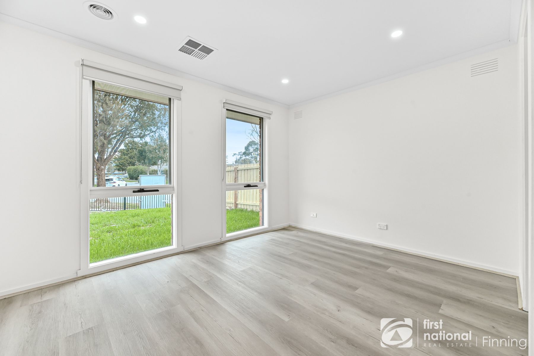 10 Mawson Court, Cranbourne North VIC 3977, Cranbourne North - Thumbnail 4