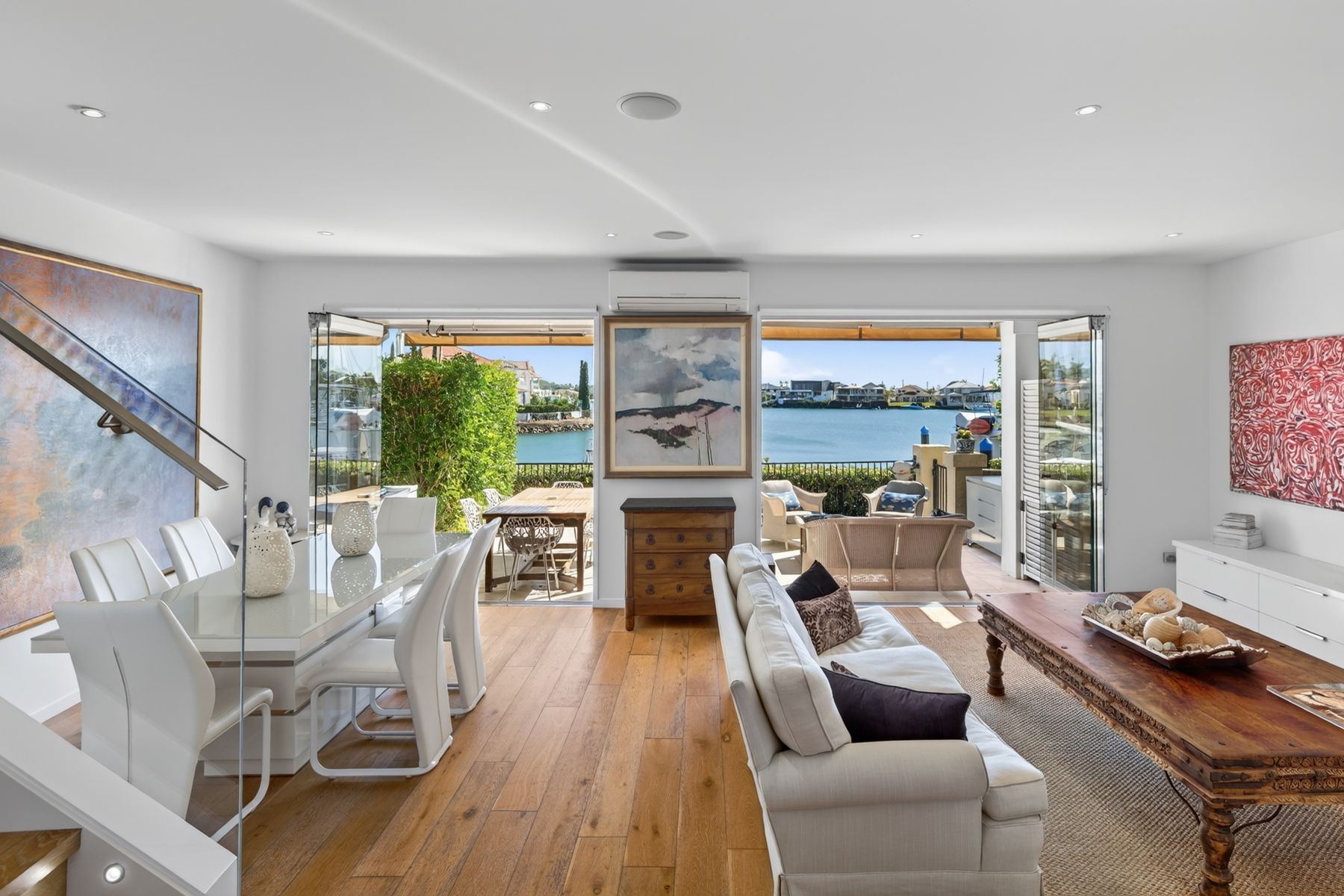 27/6 Harbourview Court, Raby Bay - Image 1