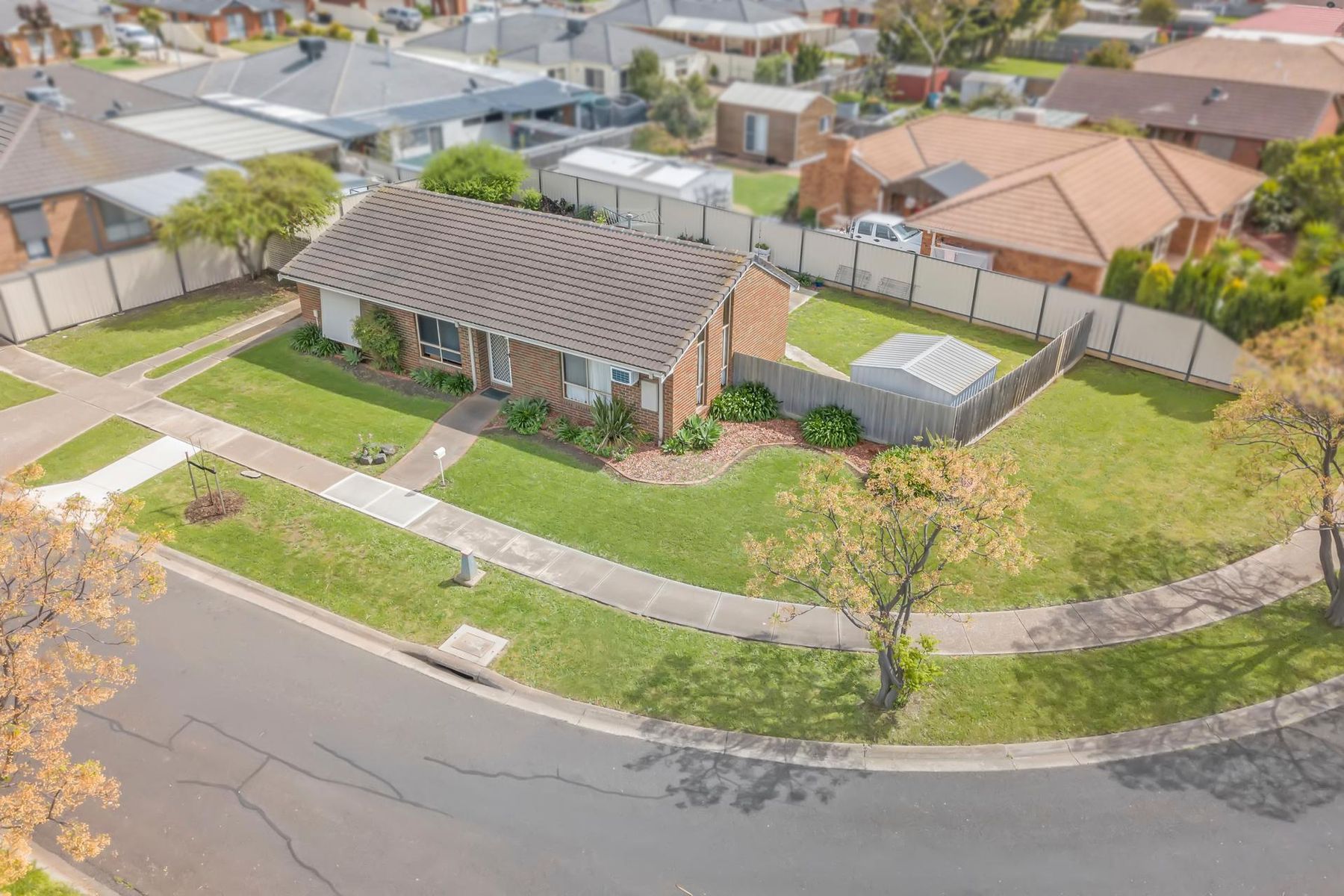17 Greenhills Drive, Kurunjang VIC 3337