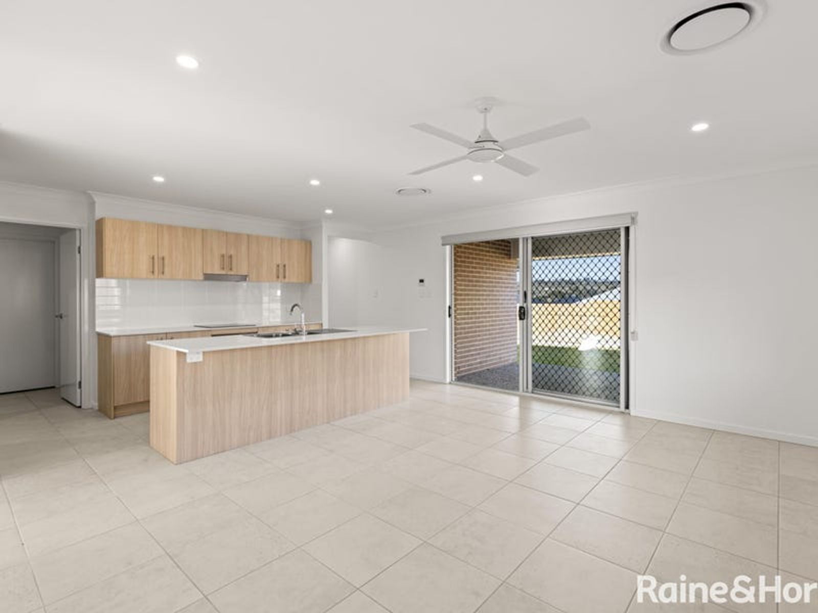 16 Vanessa Crescent, Cotswold Hills QLD 4350, Cotswold Hills - Thumbnail 2