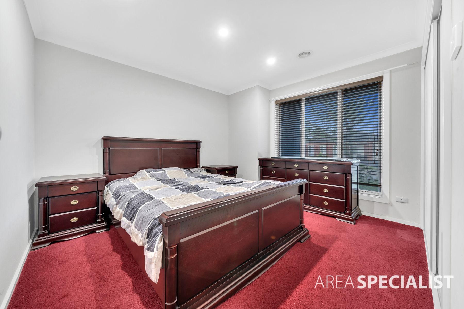15 Sussex Avenue, Cranbourne North, VIC 3977, Cranbourne North - Thumbnail 5