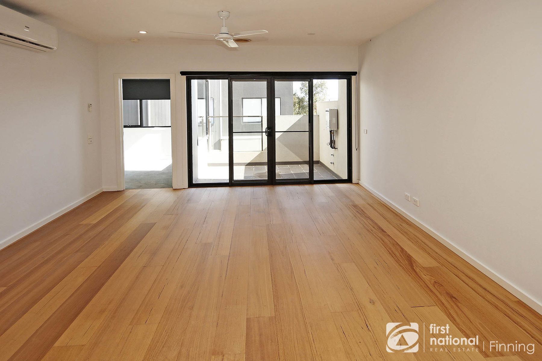 24 Push Pea. Way, Cranbourne West VIC 3977, Cranbourne West - Thumbnail 7