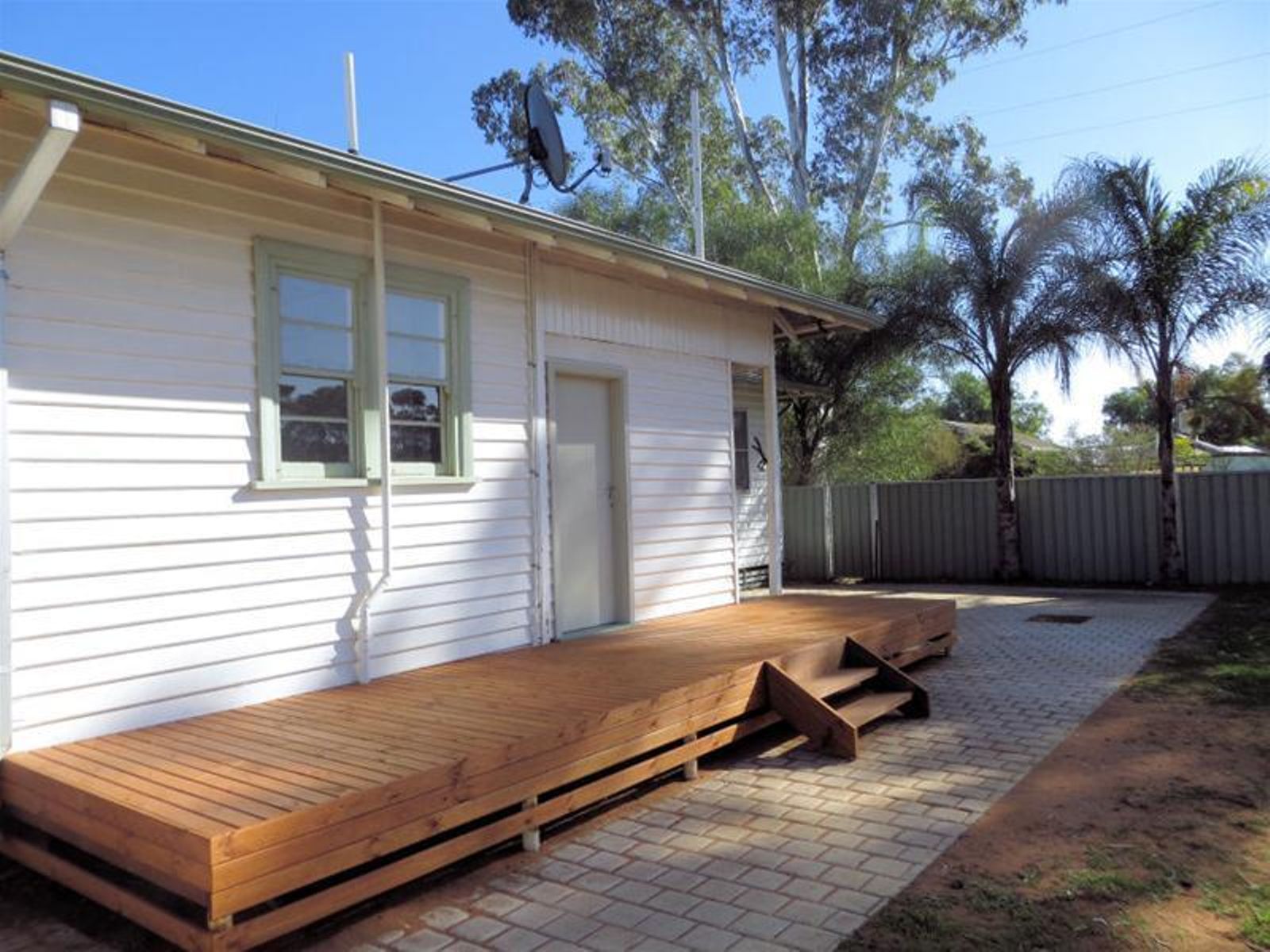 409 Dairtnunk Avenue, Cardross - Thumbnail 5