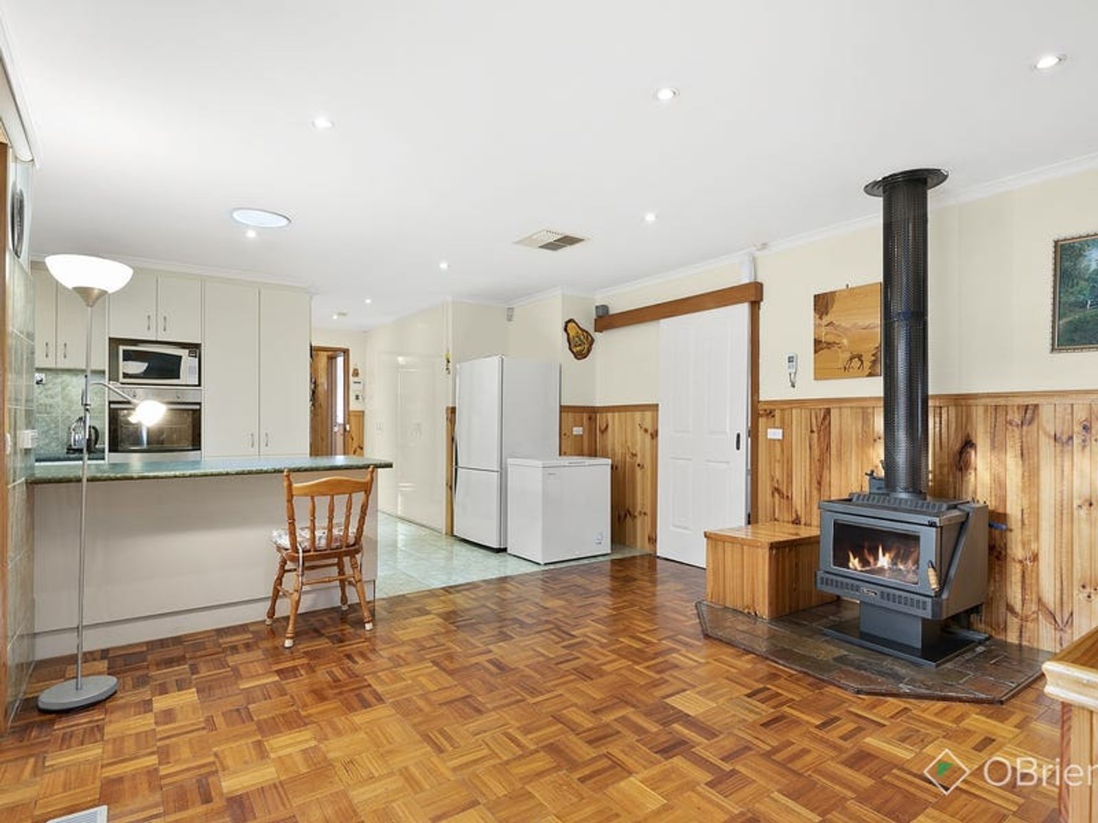 4 Rokewood Court, Endeavour Hills, VIC 3802, Endeavour Hills - Thumbnail 4