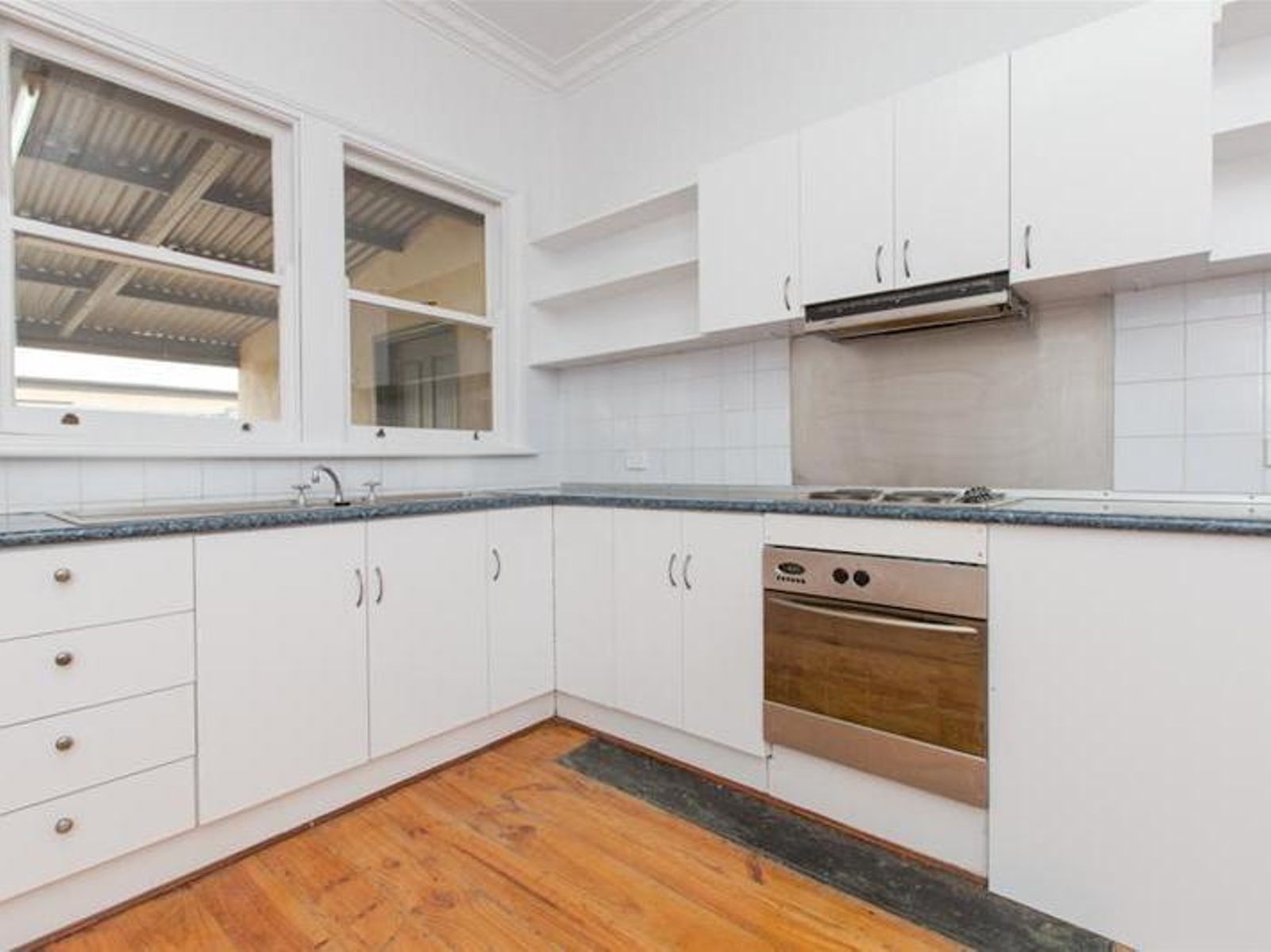 61 Eleventh Street, Mildura - Thumbnail 2