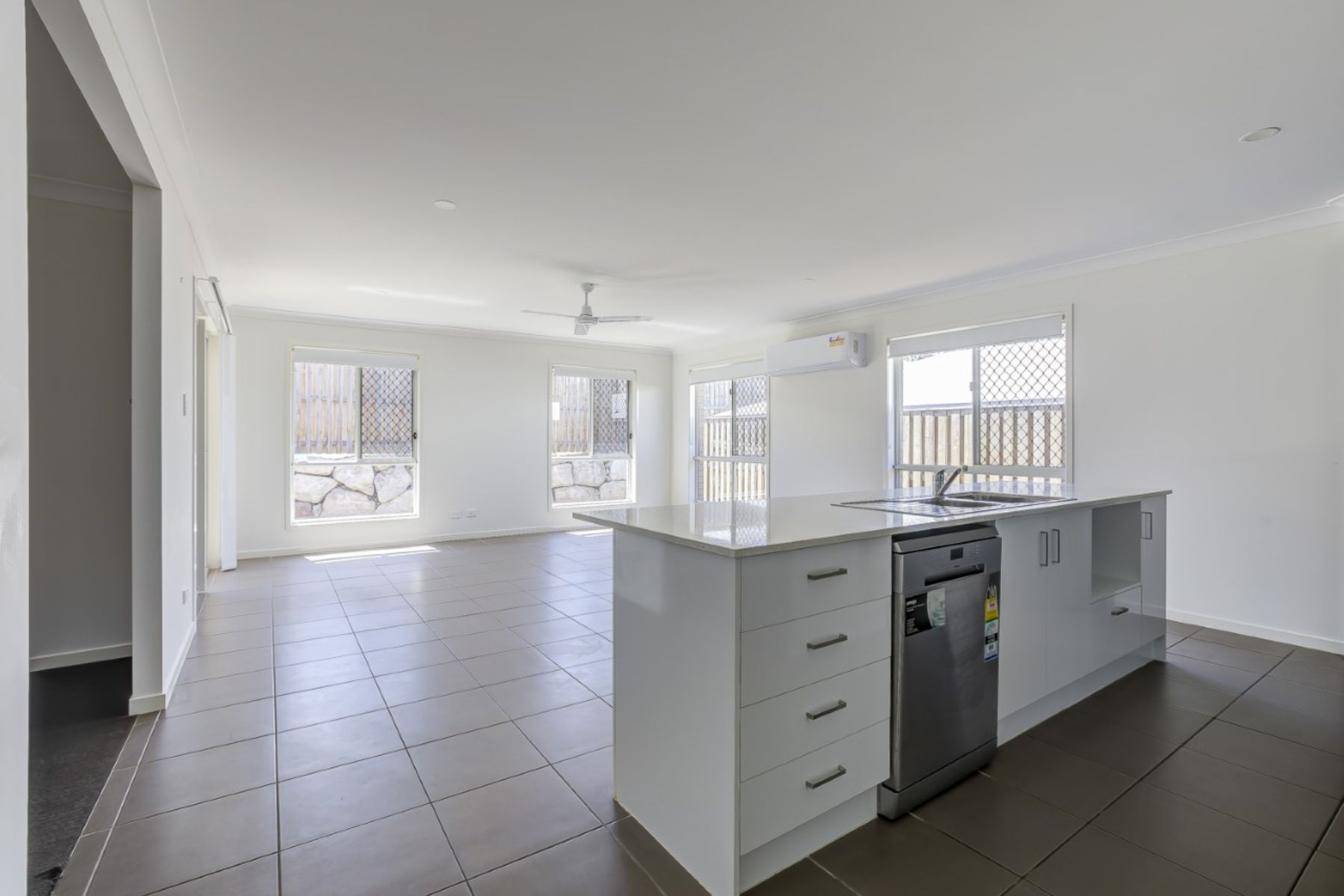 12 Aspect Street, Pimpama, QLD 4209, Pimpama - Thumbnail 2