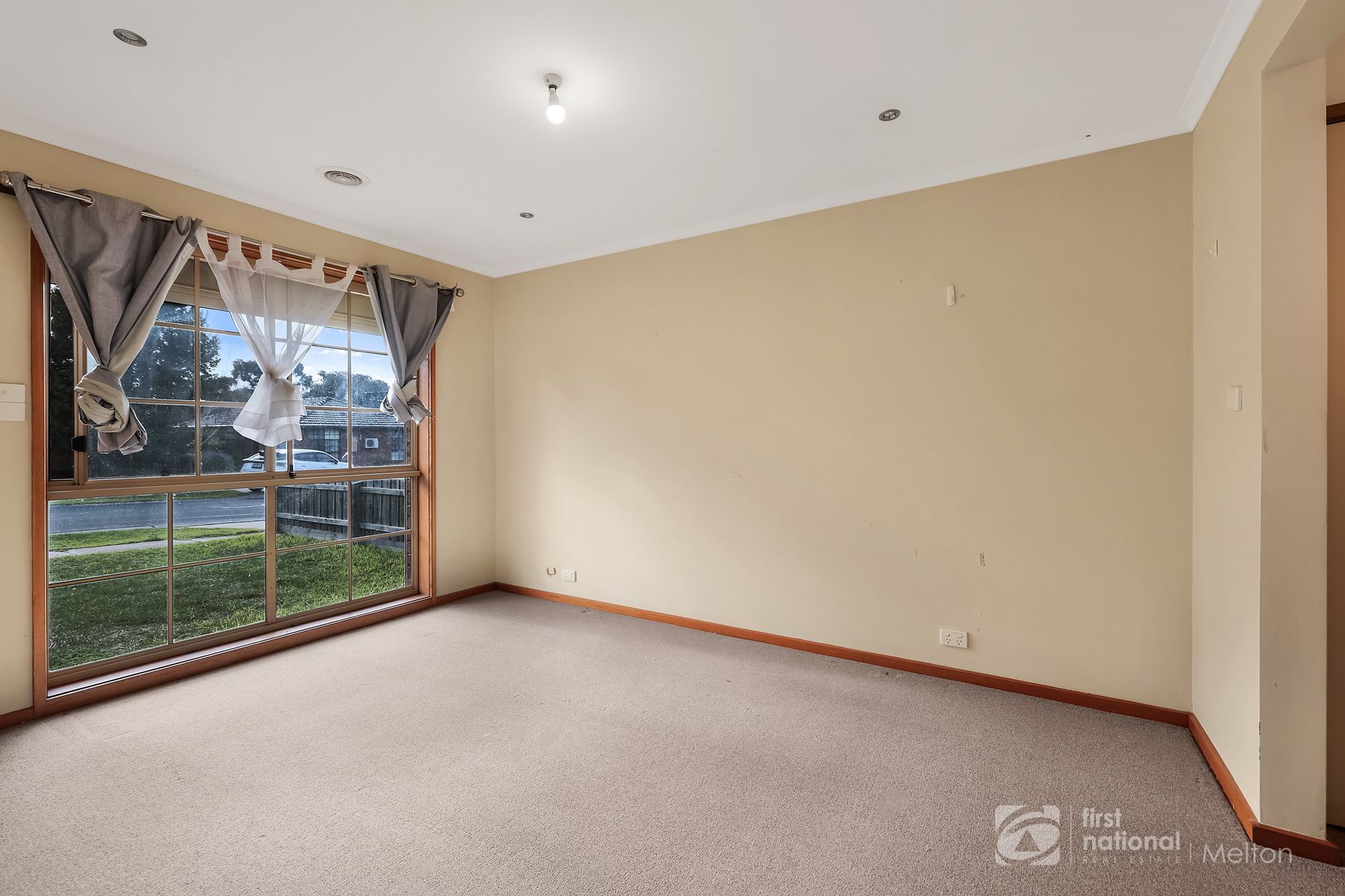 42 Pennyroyal Crescent, Kurunjang VIC 3337, Kurunjang - Thumbnail 4