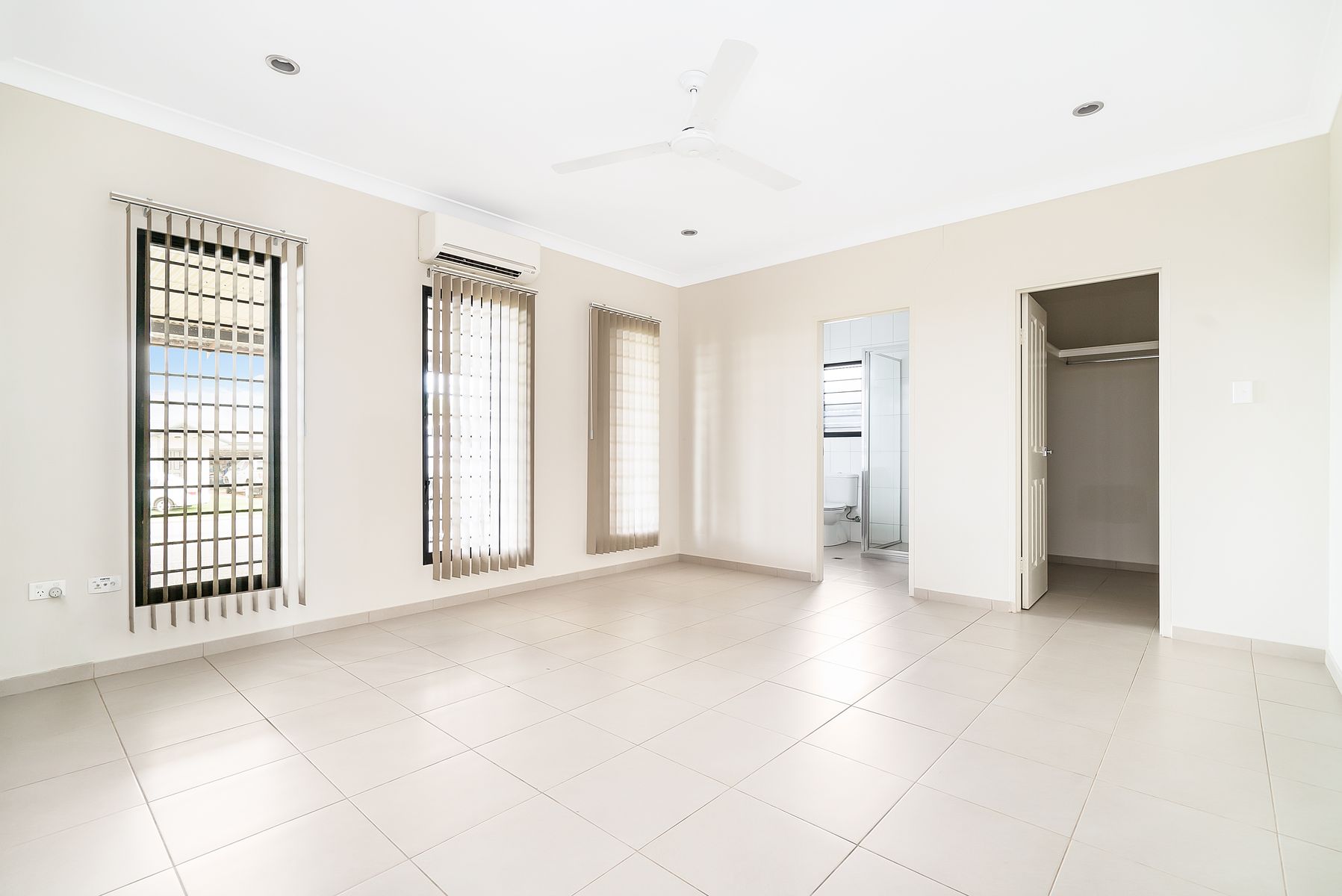 13 Deane Crescent, Rosebery NT 0832, Rosebery - Thumbnail 2