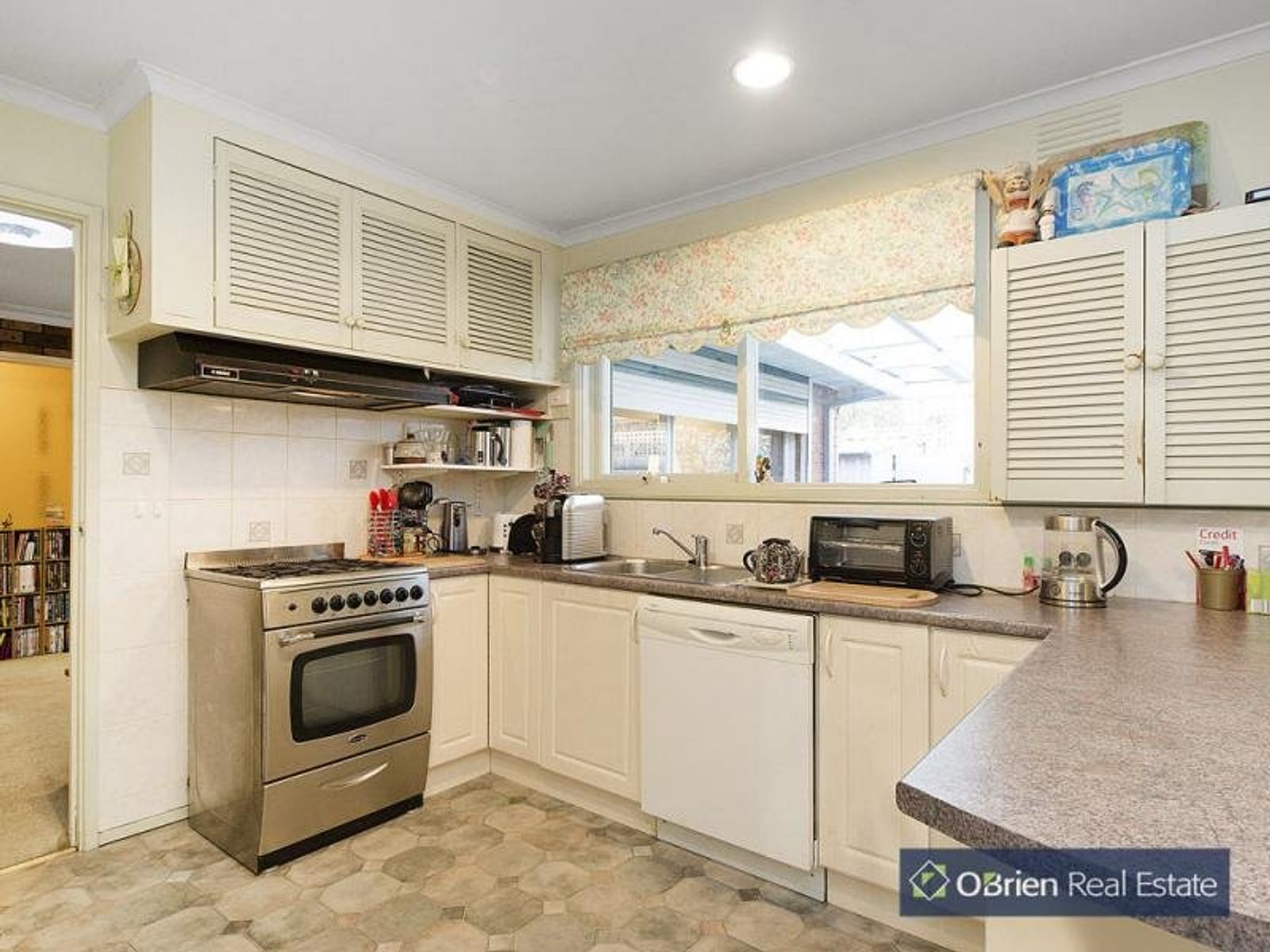 17 Primrose Hill Close, Endeavour Hills, VIC 3802, Endeavour Hills - Thumbnail 3