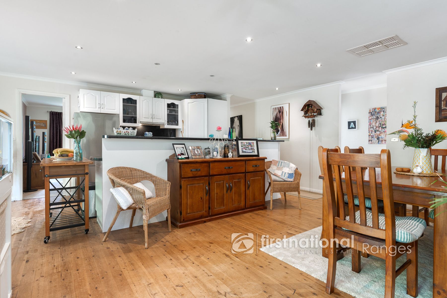 13 Seaview Road, Cockatoo VIC 3781, Cockatoo - Thumbnail 5