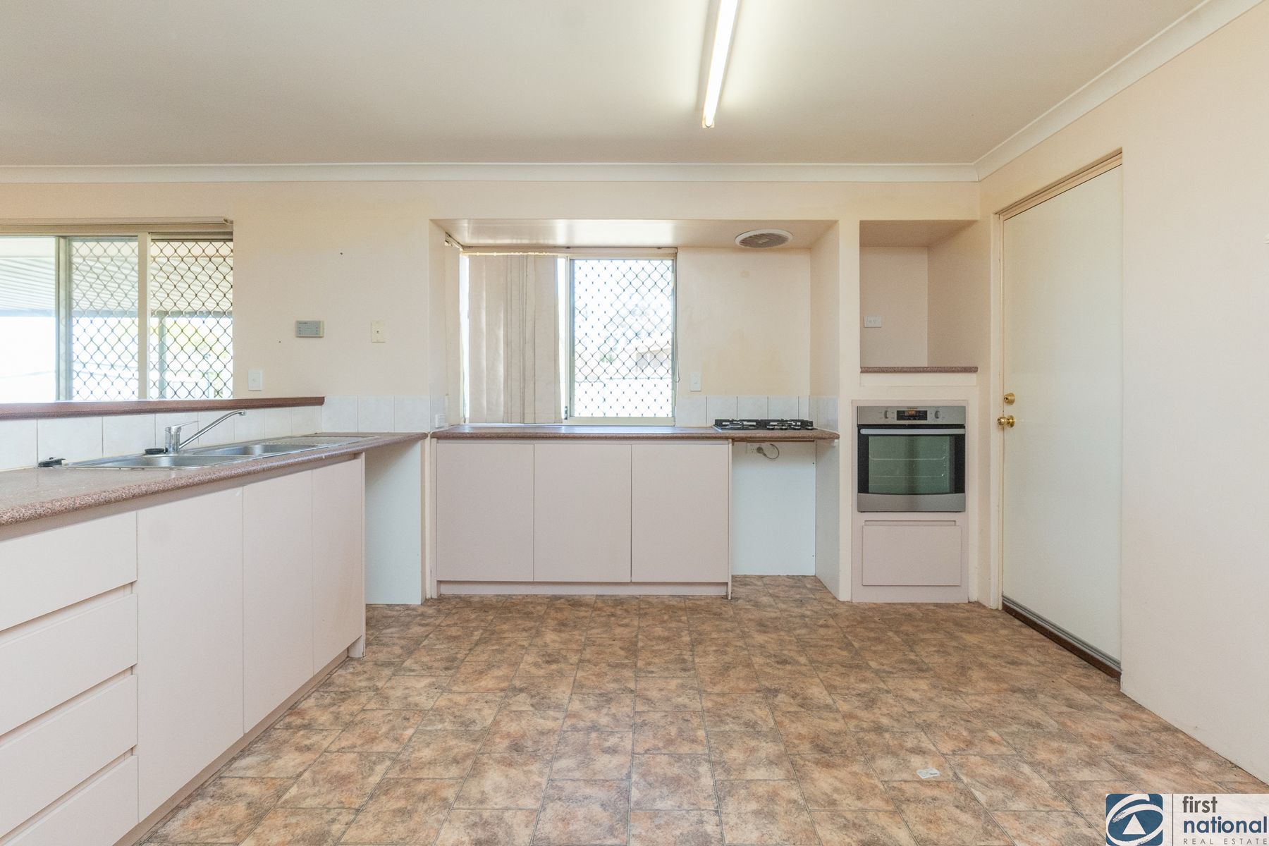 16 Thomson Street, Northam WA 6401, Northam - Thumbnail 8