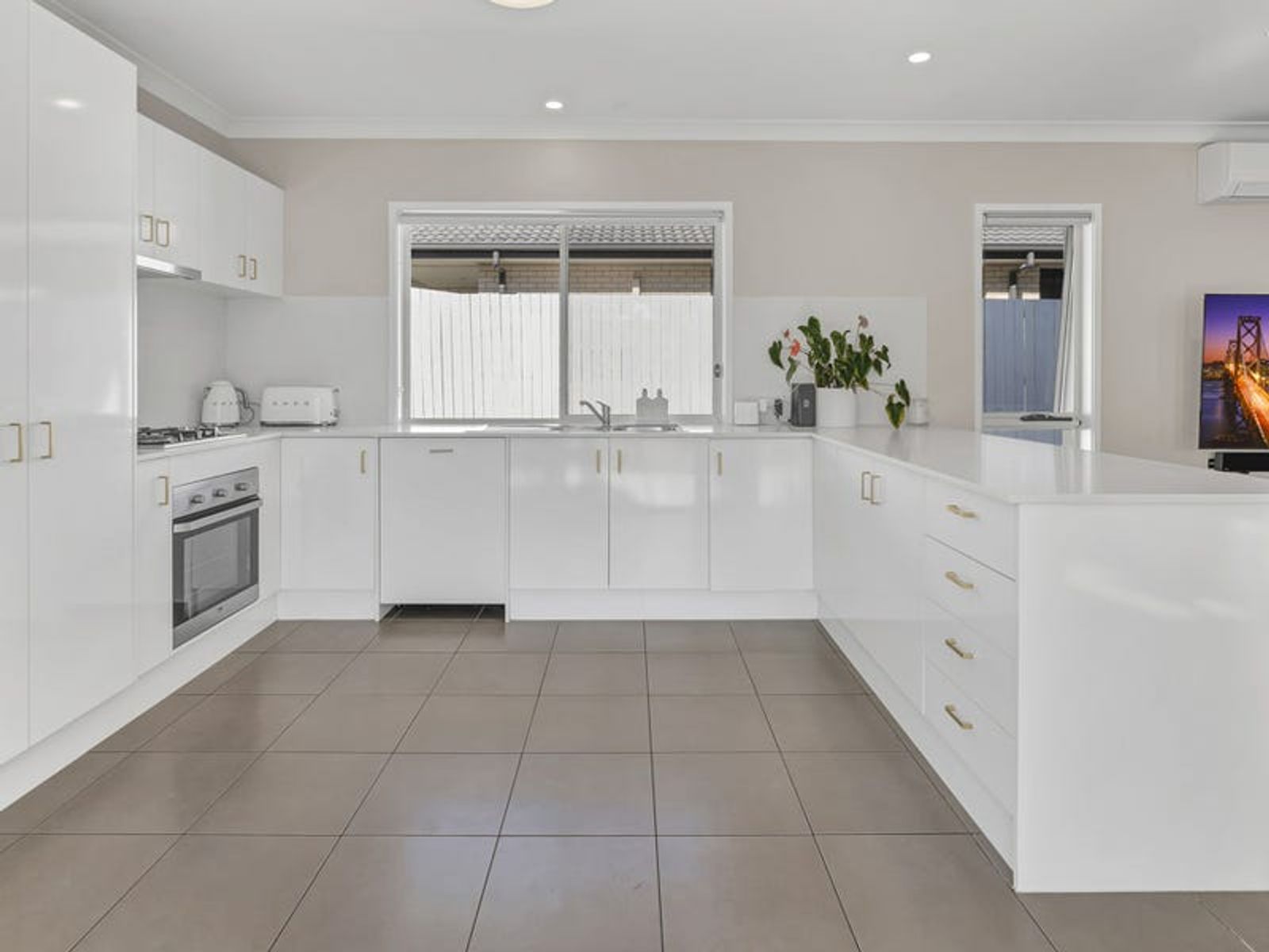 30 Cairnlea Drive, Pimpama, QLD 4209, Pimpama - Thumbnail 4