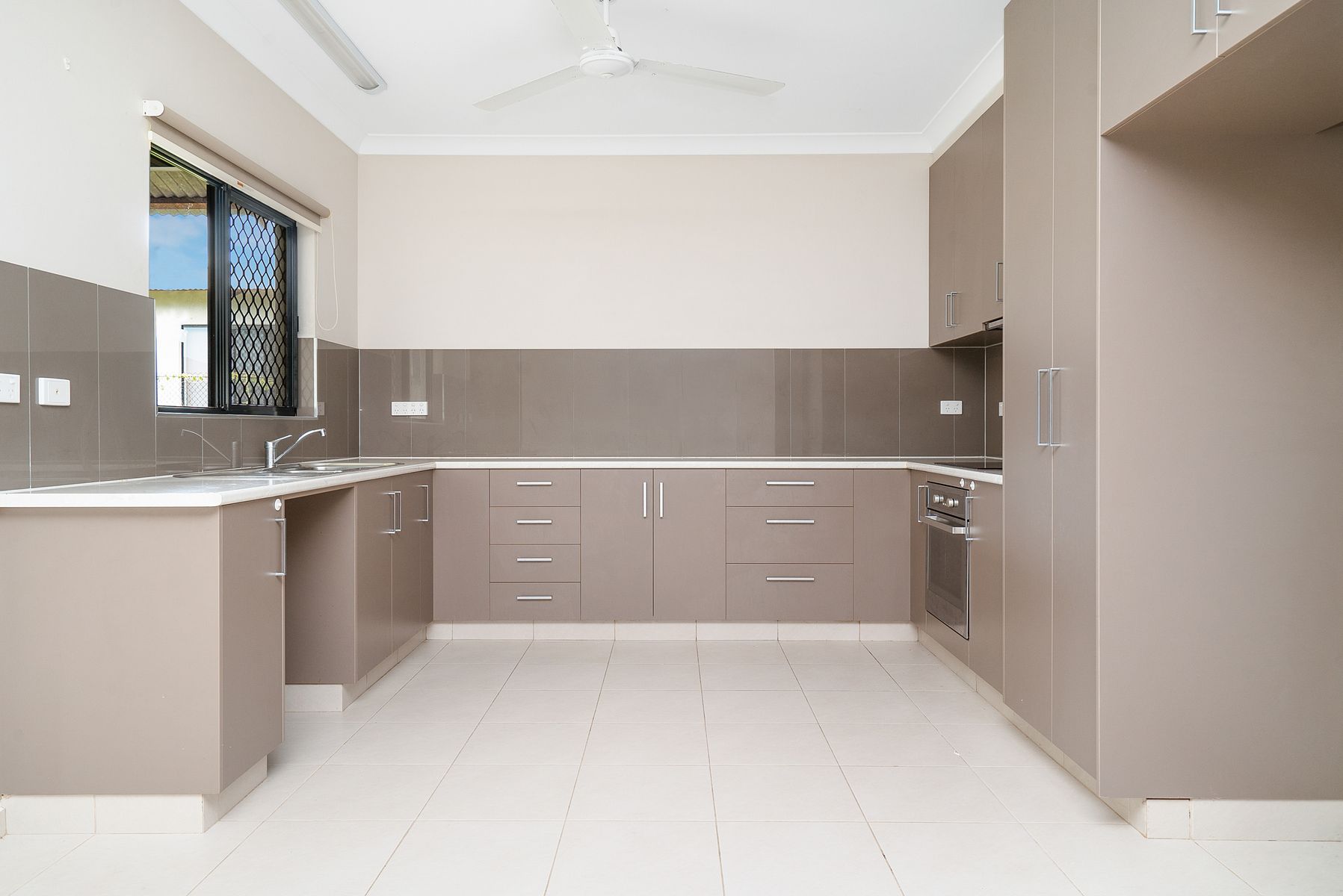 13 Deane Crescent, Rosebery NT 0832, Rosebery - Thumbnail 4