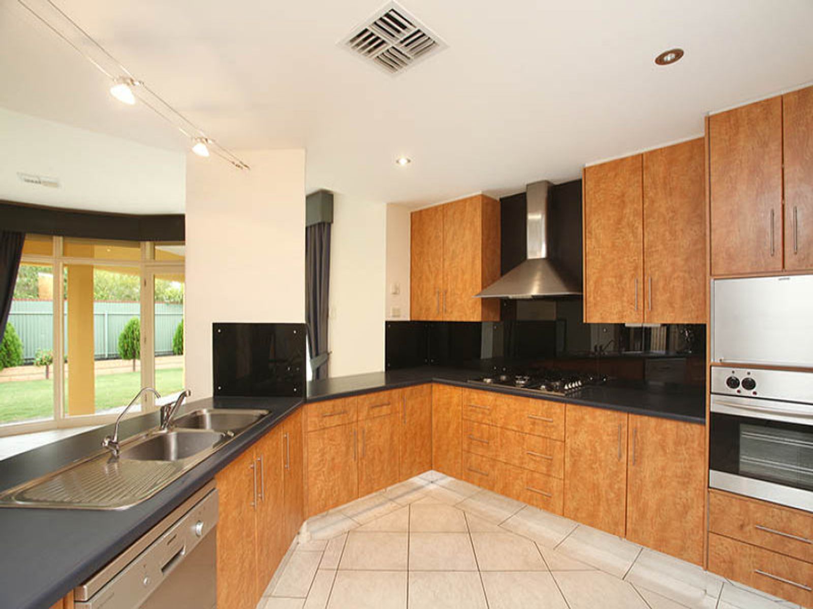 18 Stockman Place, Walkley Heights, SA 5098, Walkley Heights - Thumbnail 3