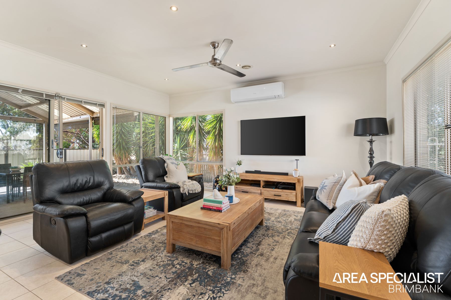 10 Edgewater Circuit, Cairnlea, VIC 3023, Cairnlea - Thumbnail 4