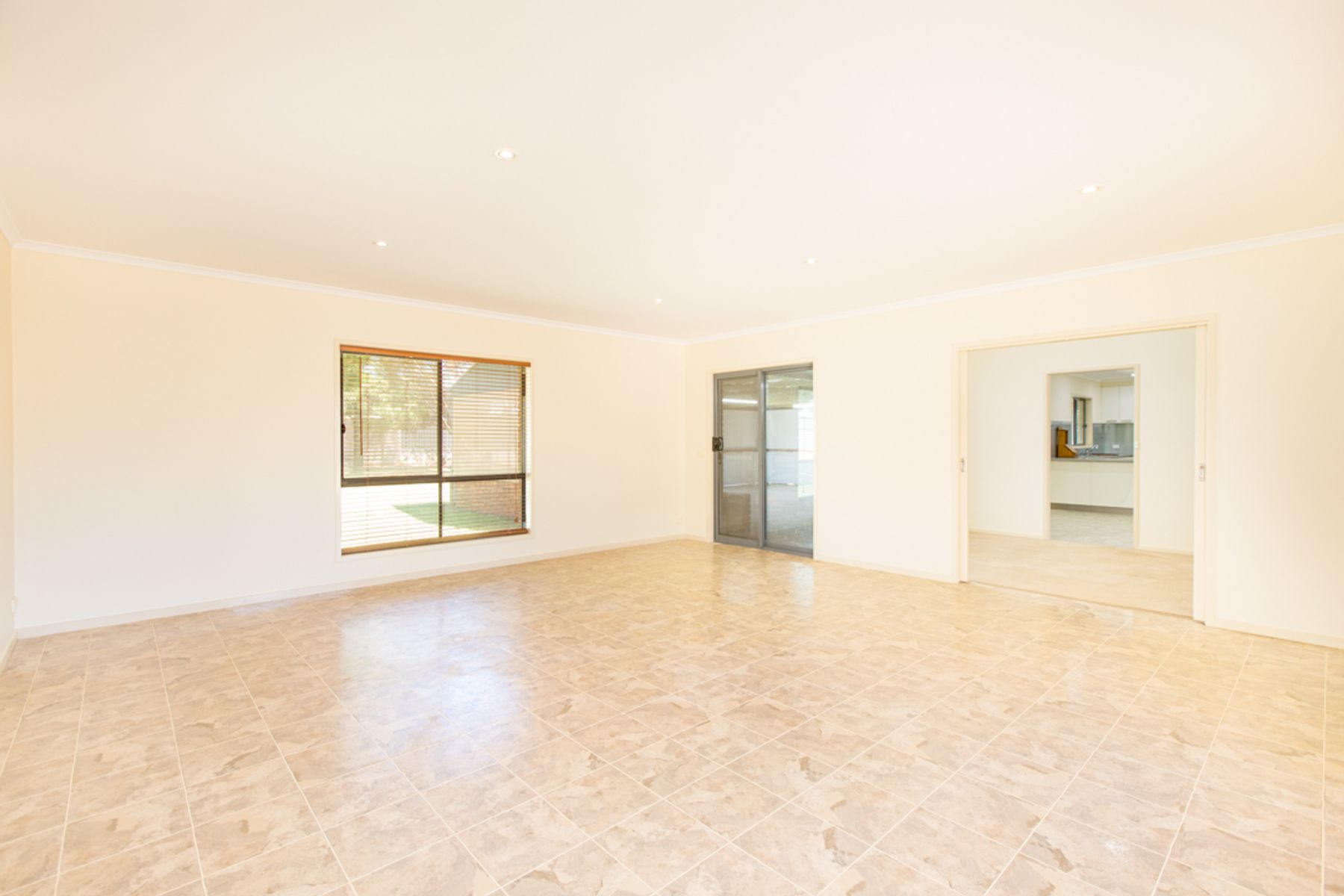 724 Cureton Avenue, Nichols Point - Thumbnail 6