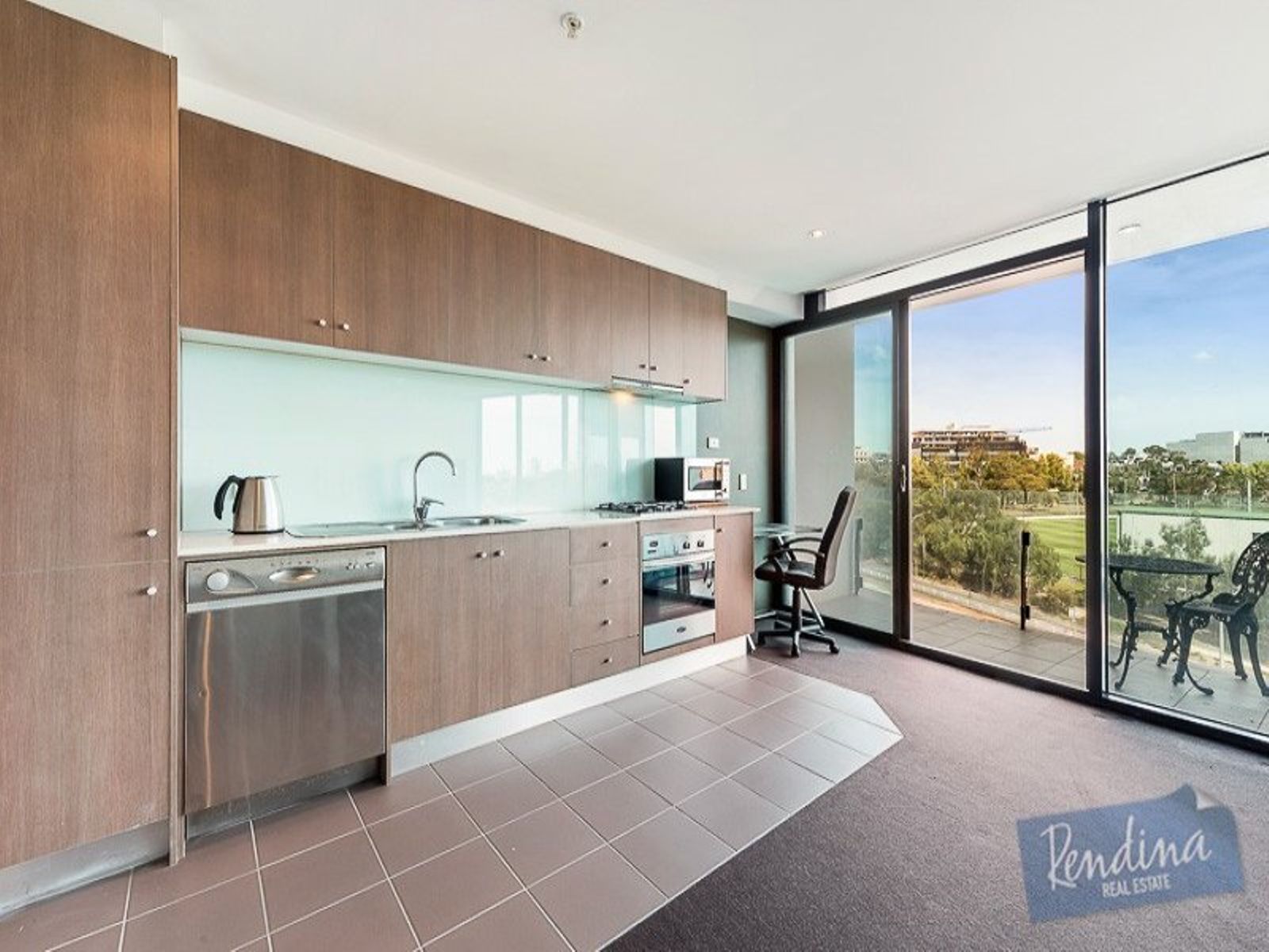 505/83 Queens Road, Melbourne - Thumbnail 4