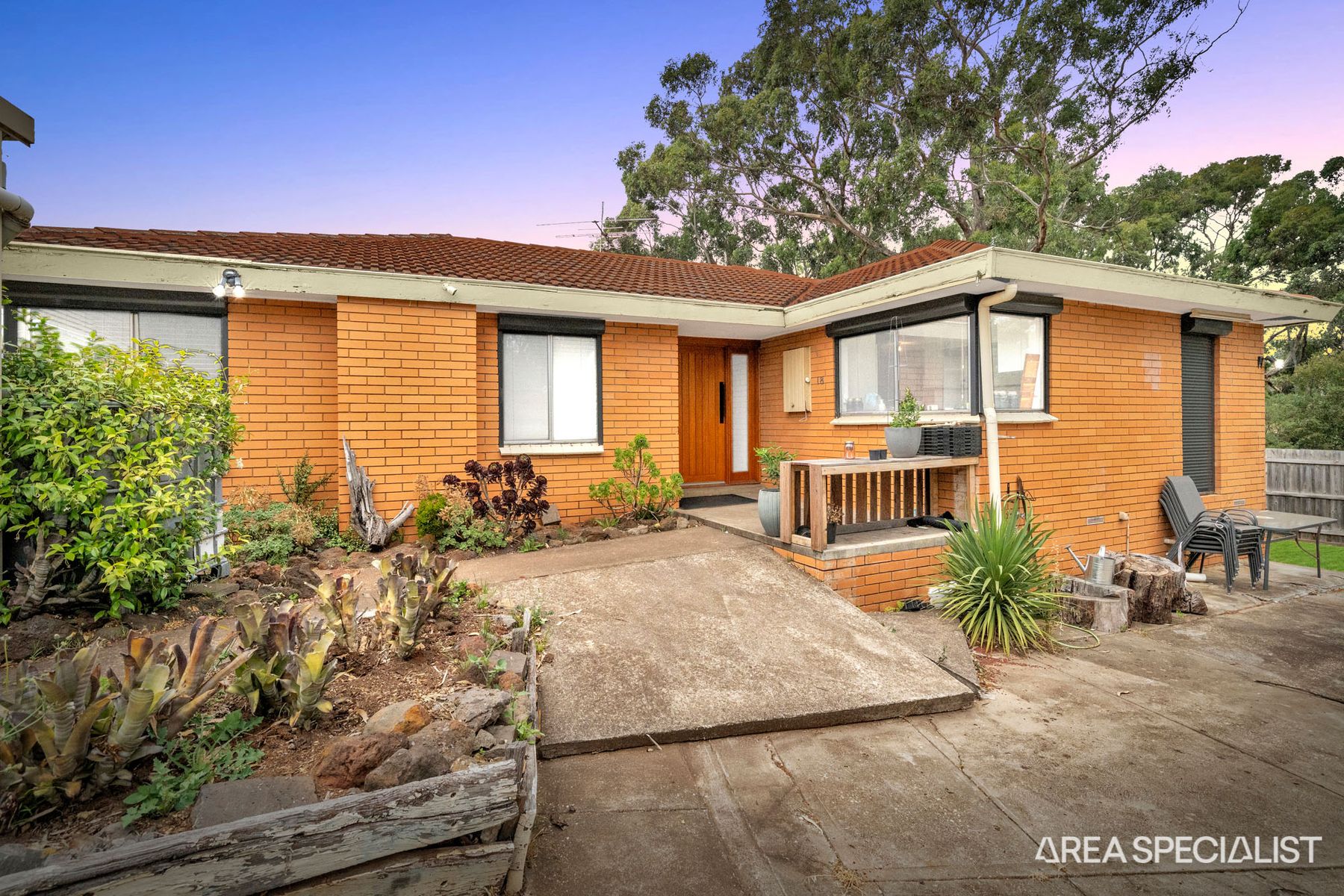 18 Wolfe Road, Melton, VIC 3337, Melton - Thumbnail 2