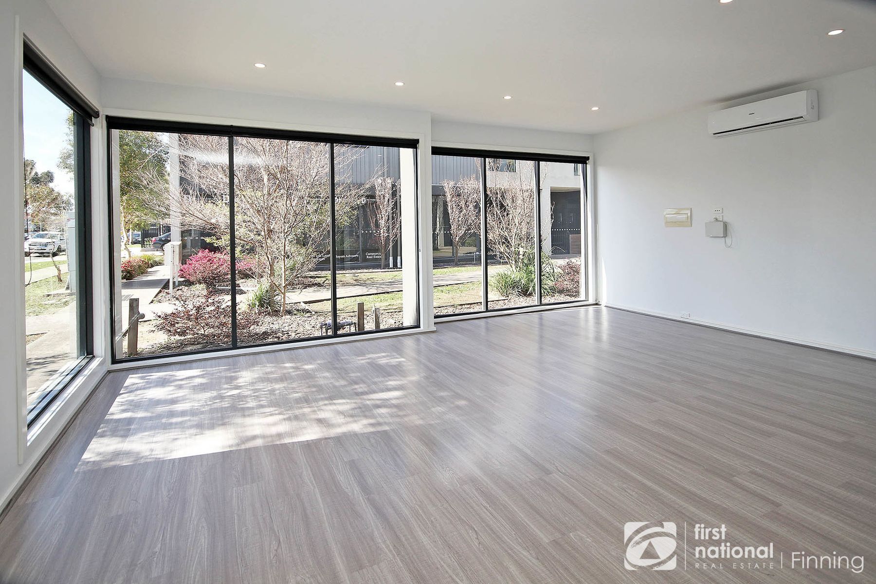 24 Push Pea. Way, Cranbourne West VIC 3977, Cranbourne West - Thumbnail 3