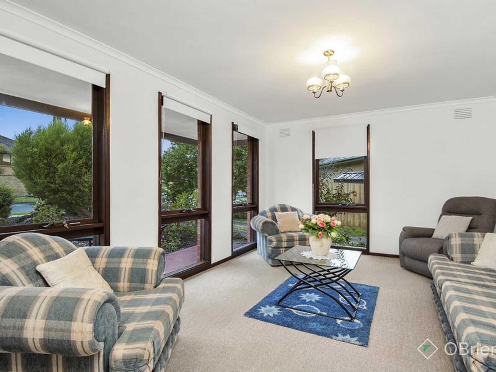 2 Mossvale Close, Endeavour Hills, VIC 3802, Endeavour Hills - Thumbnail 2