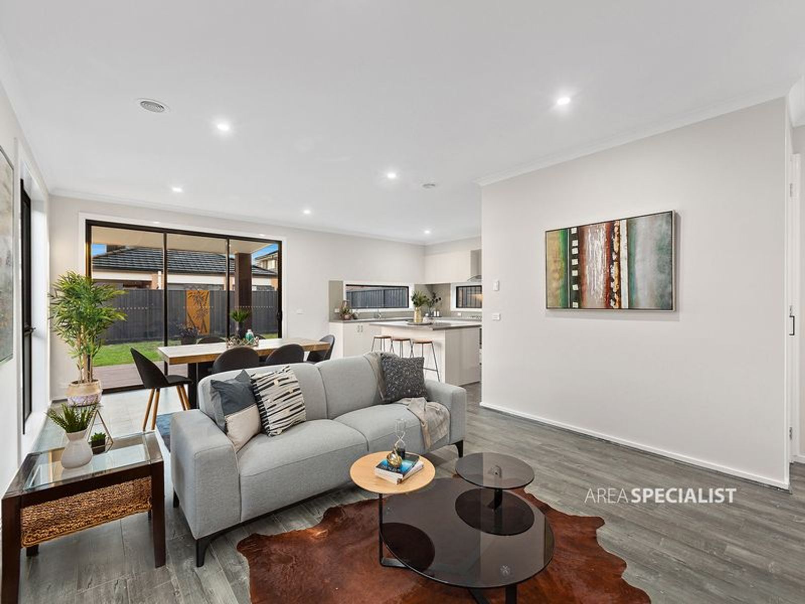 12 Featherdown Way, Clyde North, VIC 3978, Clyde North - Thumbnail 4
