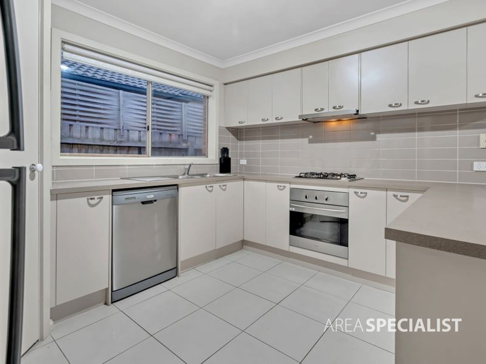 22 Camelia Way, Pakenham, VIC 3810, Pakenham - Thumbnail 4