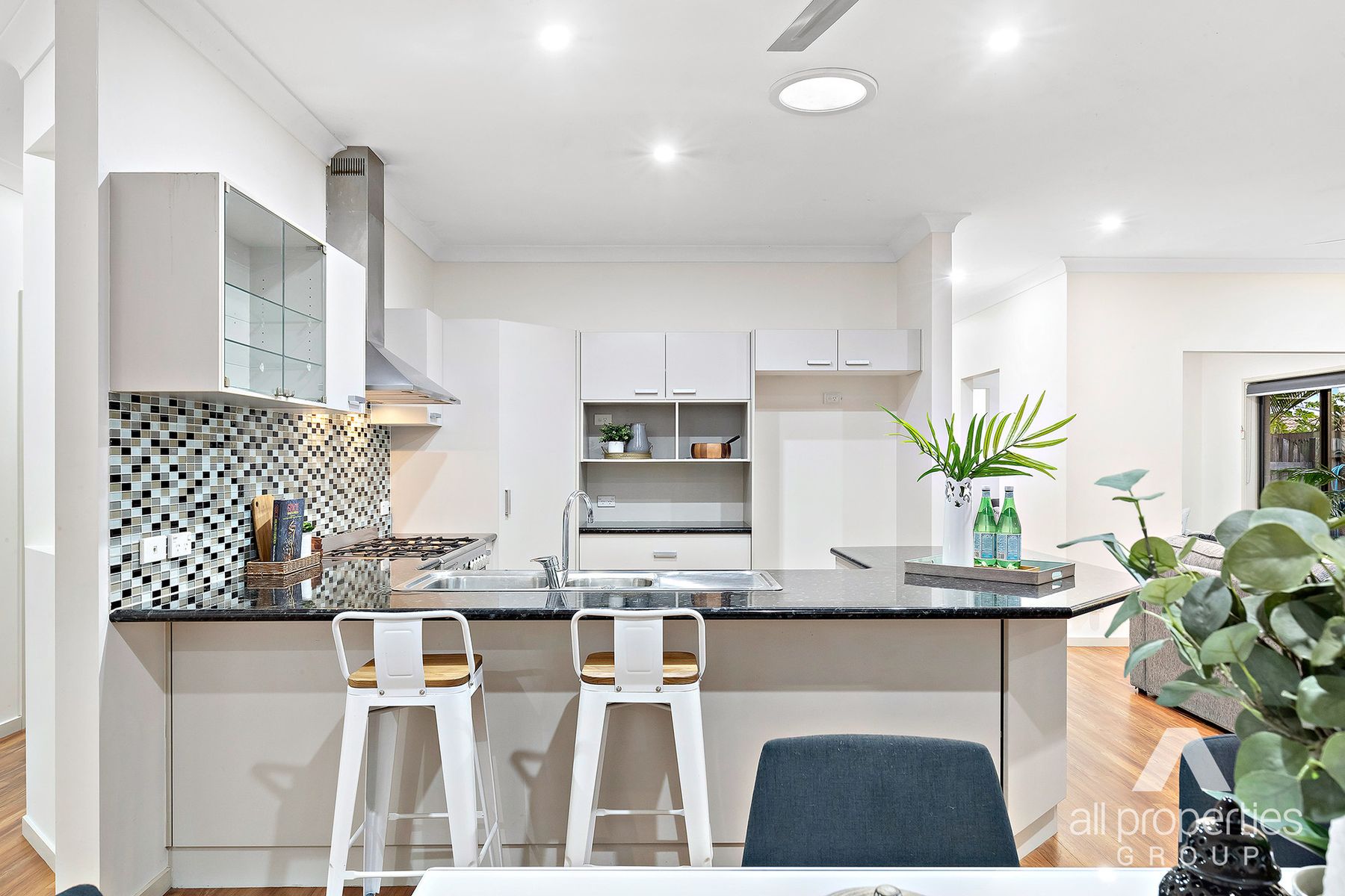 12 Juniper Street, Heathwood QLD 4110, Heathwood - Thumbnail 2