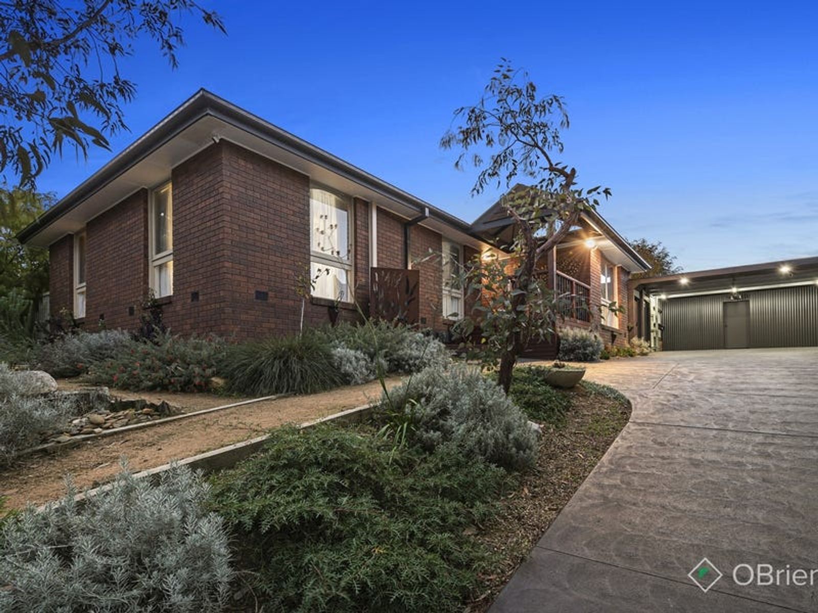 171 James Cook Drive, Endeavour Hills, VIC 3802