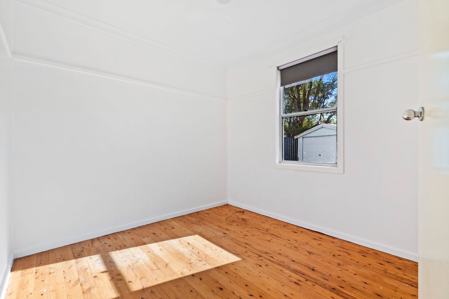4 corona St Windale   Salt