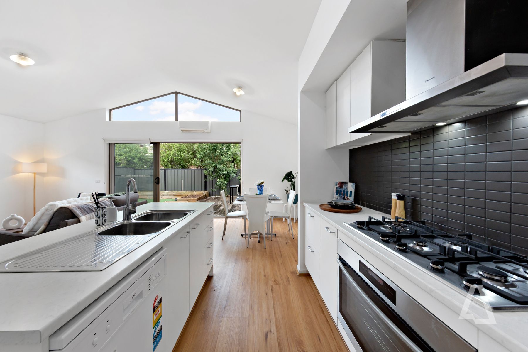 27 Monet Drive, Truganina, VIC 3029, Truganina - Thumbnail 3