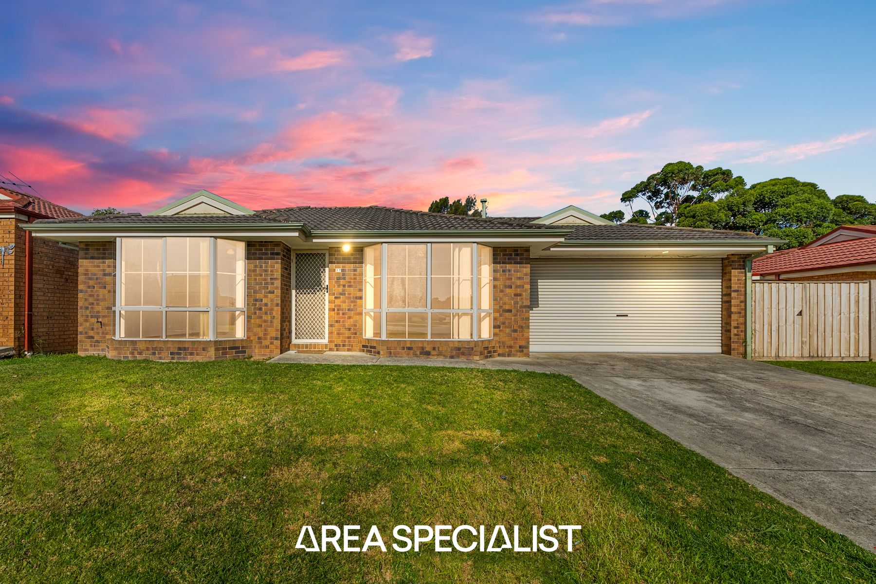 17 Rossi Close, Pakenham, VIC 3810, Pakenham - Thumbnail 2