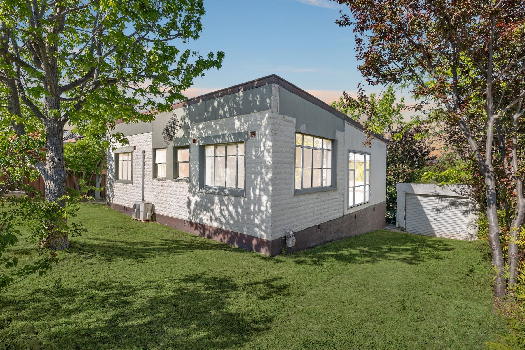 8 O'Neill Street, Queanbeyan - Thumbnail 2