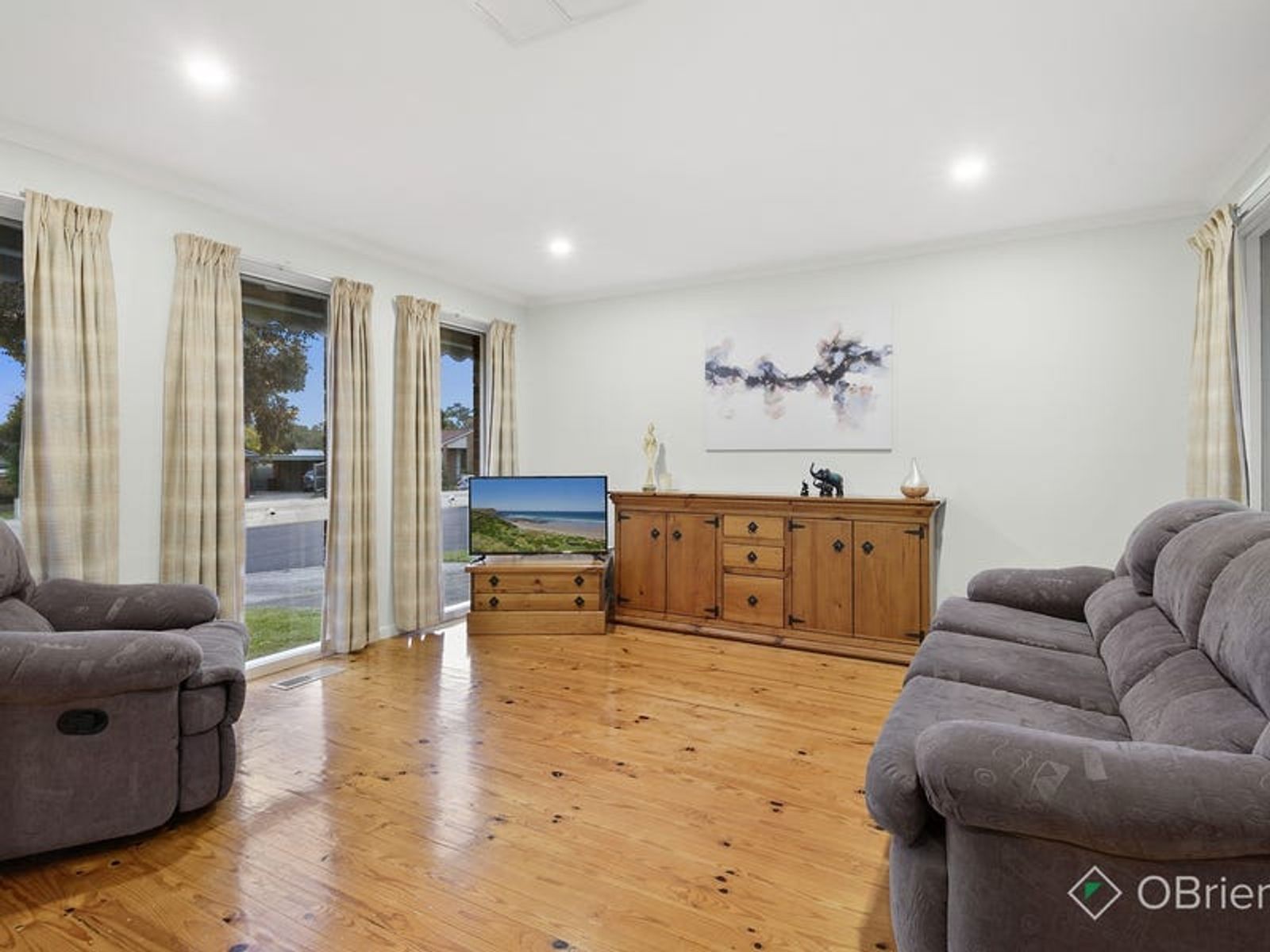7 Robinvale Court, Endeavour Hills, VIC 3802, Endeavour Hills - Thumbnail 2