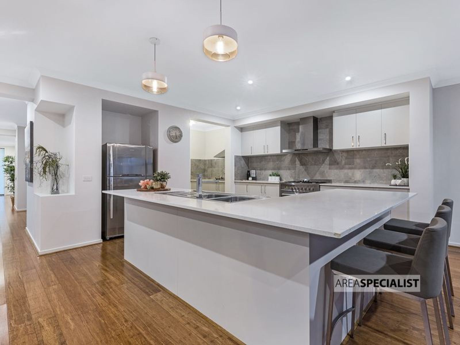 12 MCALLISTER DRIVE, Cranbourne East, VIC 3977, Cranbourne East - Thumbnail 7