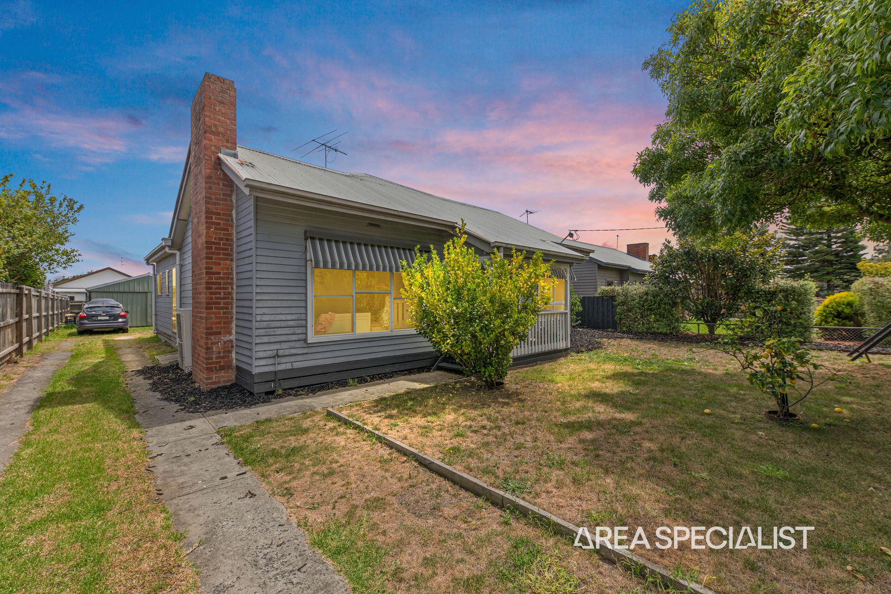 10 Sybella Avenue, Koo Wee Rup, VIC 3981, Koo Wee Rup - Thumbnail 2