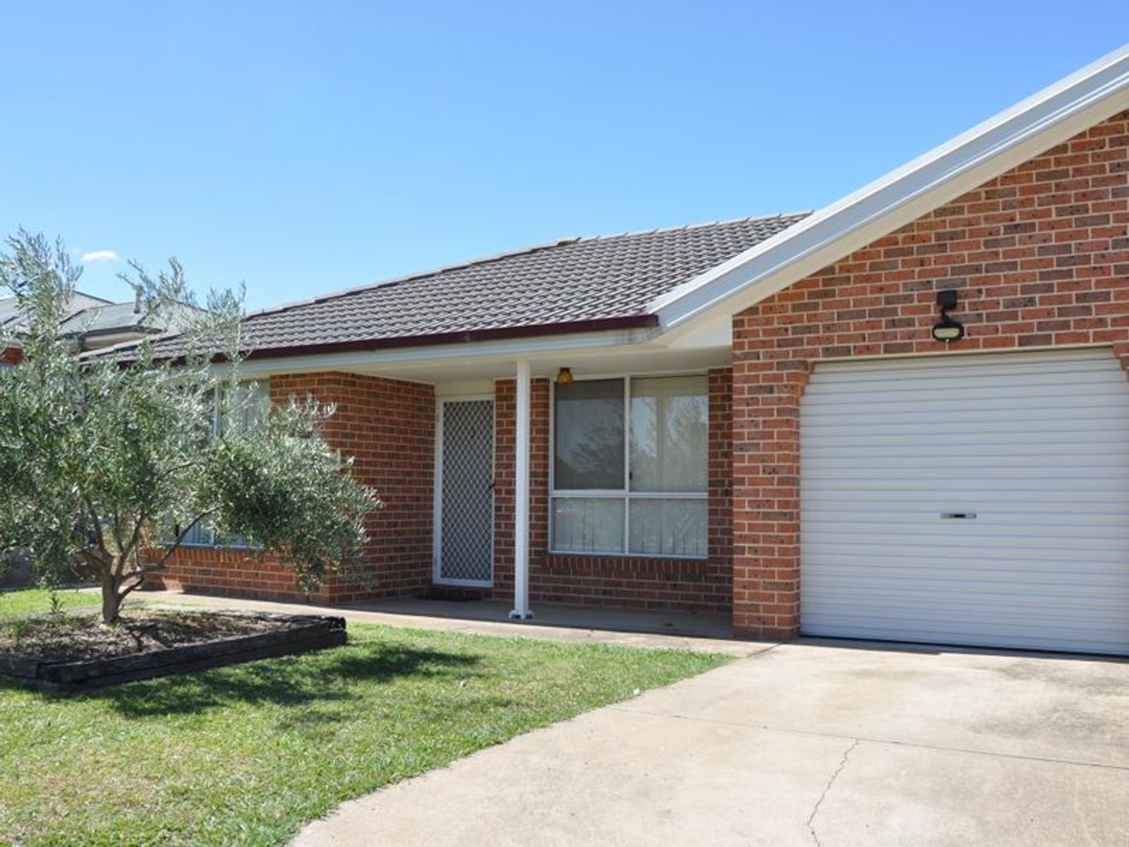 1/15A Hill Street, West Bathurst NSW 2795, West Bathurst - Thumbnail 2