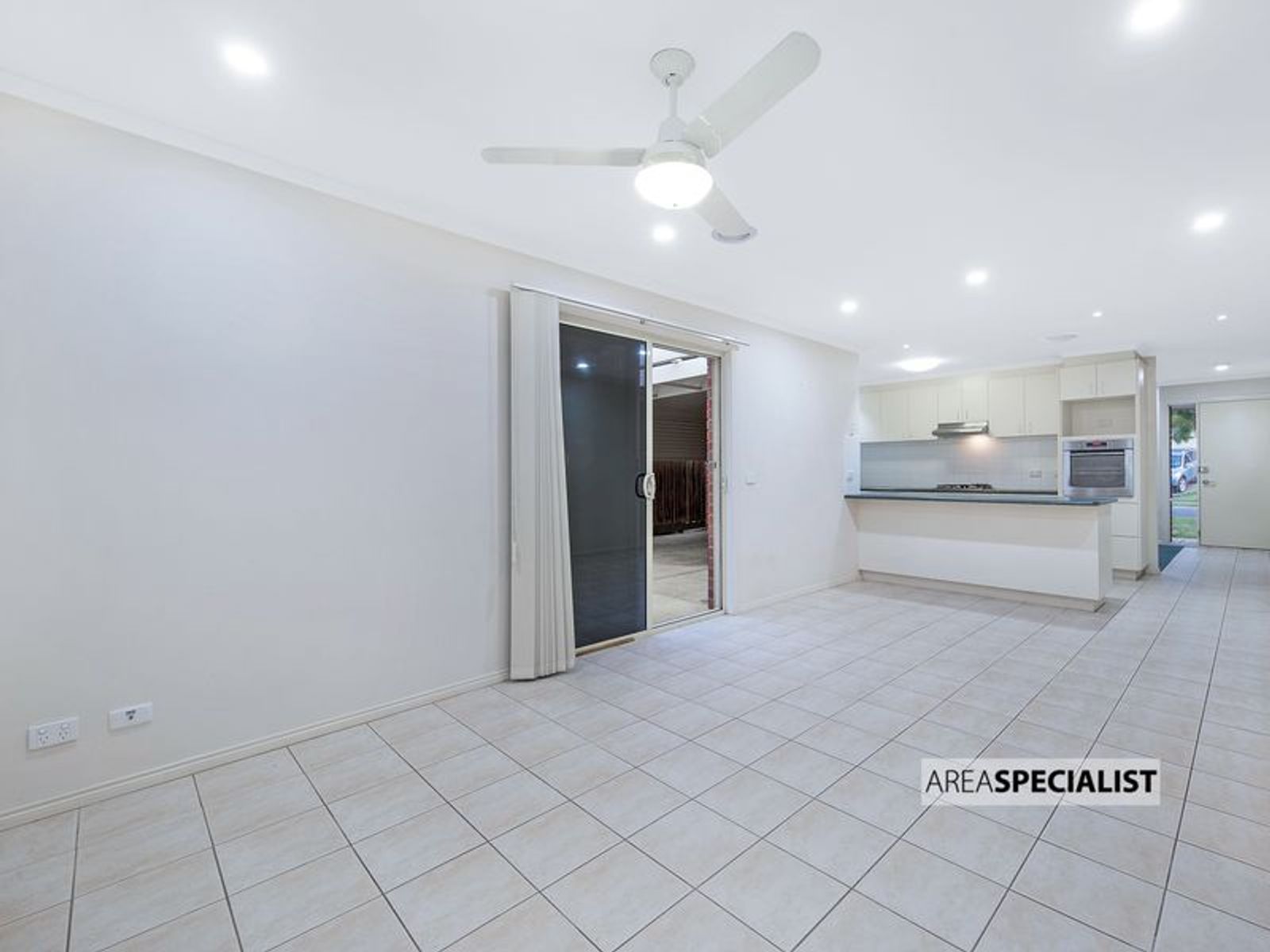 42 Dartmoor Drive, Cranbourne East, VIC 3977, Cranbourne East - Thumbnail 5