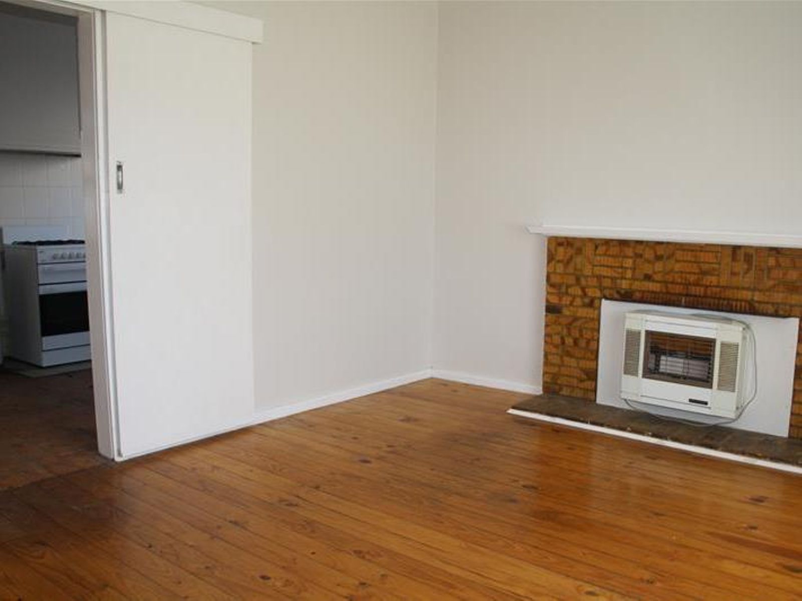 56 Tenth Street, Mildura - Thumbnail 4