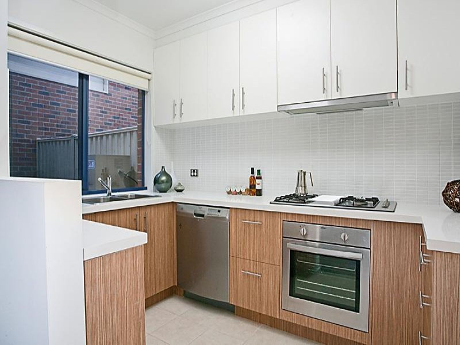 19 Neale Street, Kensington - Thumbnail 3