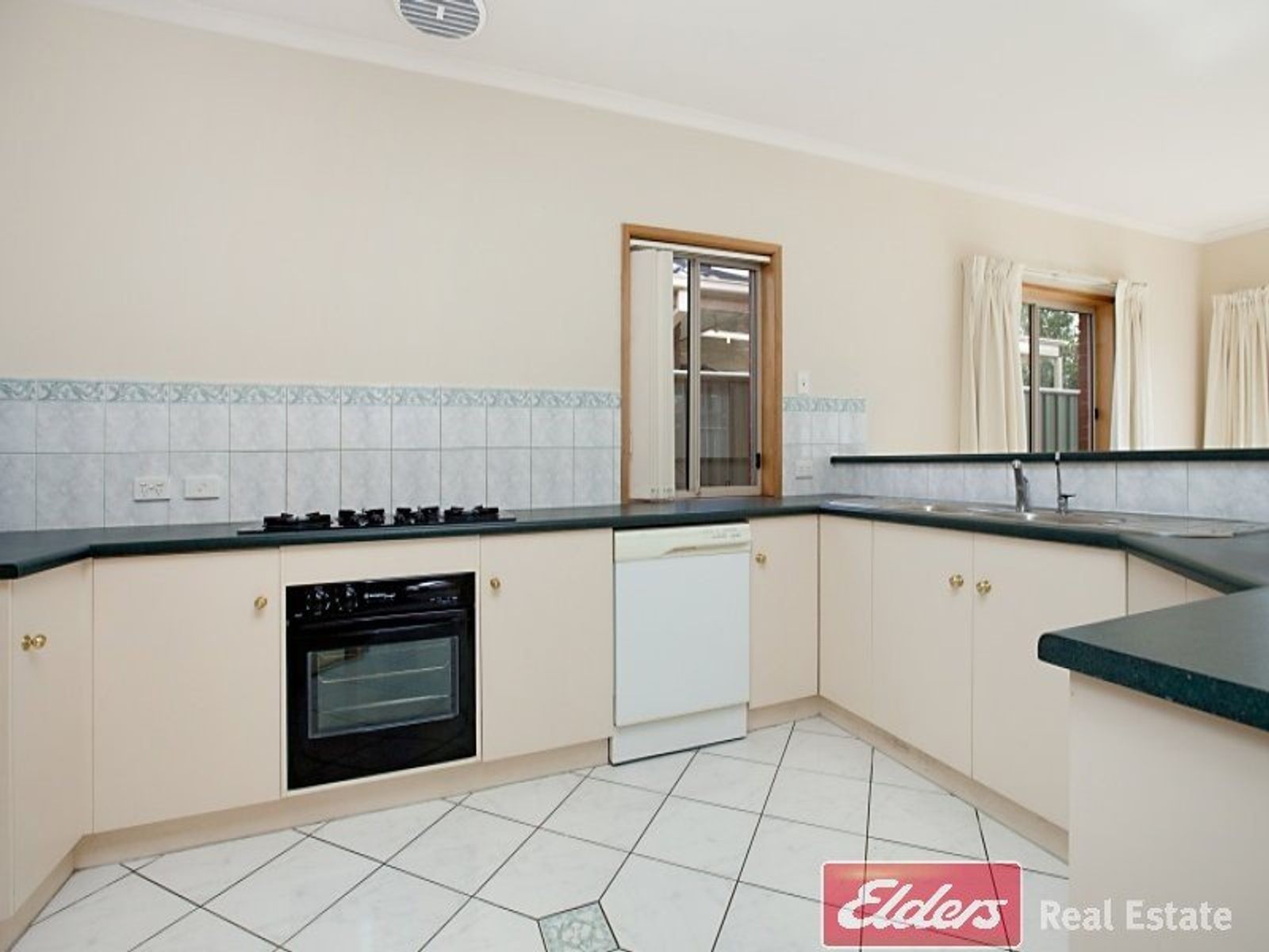 11 Mallard Crescent, Mawson Lakes, SA 5095, Mawson Lakes - Thumbnail 4