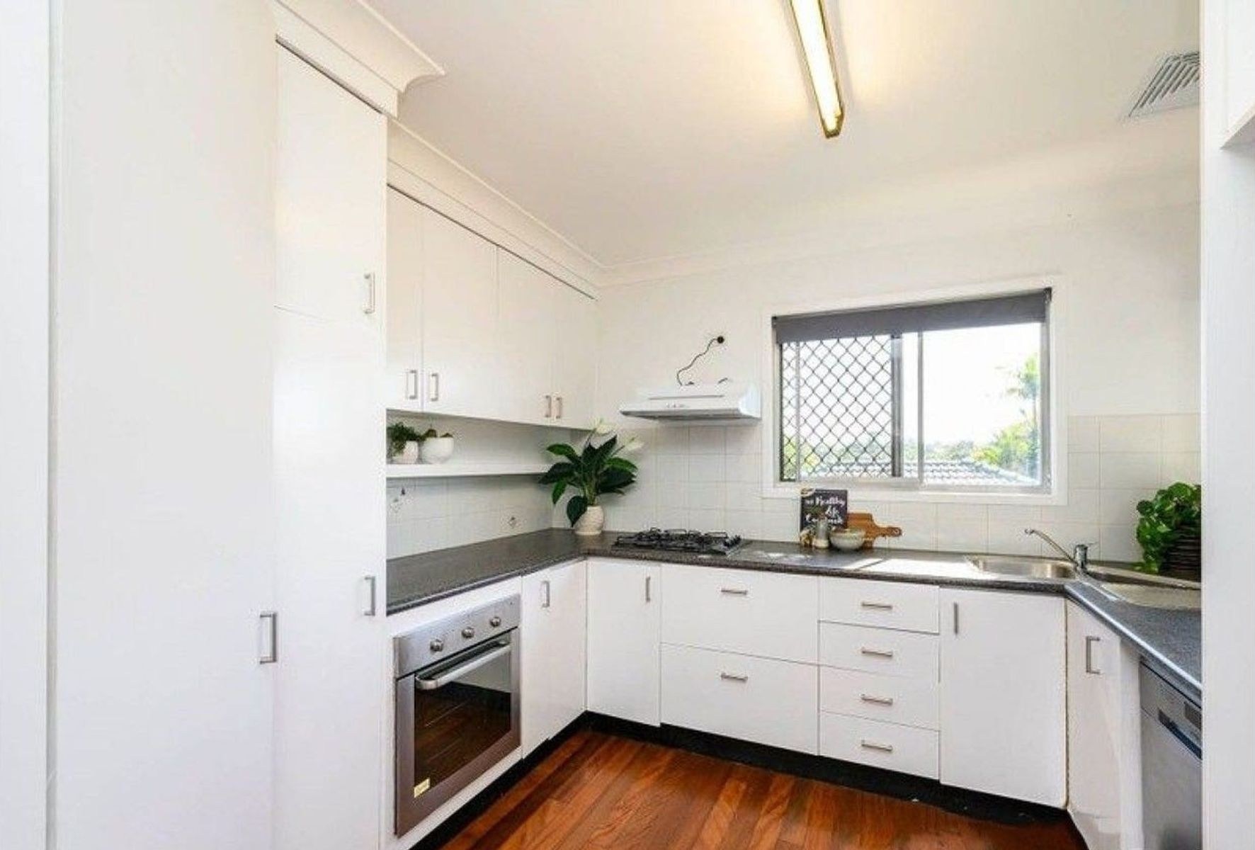 12 halcyon street Rochdale south  Anna Tang 2